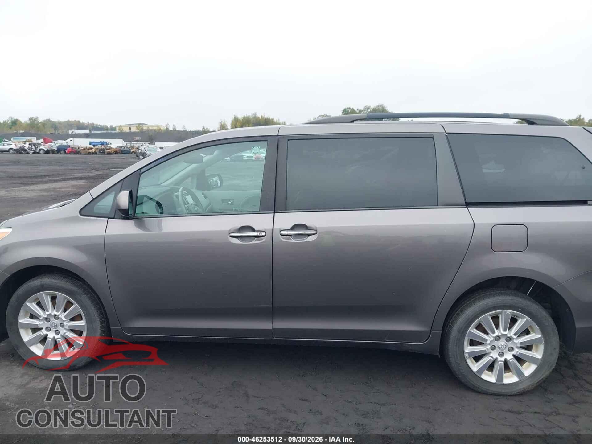 TOYOTA SIENNA 2013 - 5TDDK3DC8DS058281