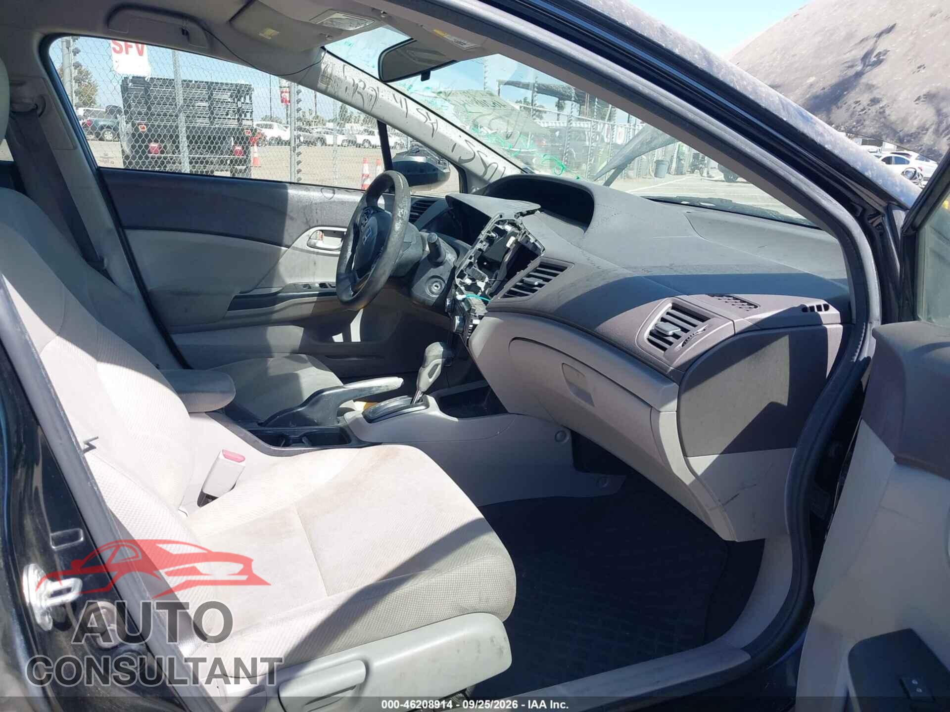 HONDA CIVIC 2012 - 2HGFB2F53CH587282