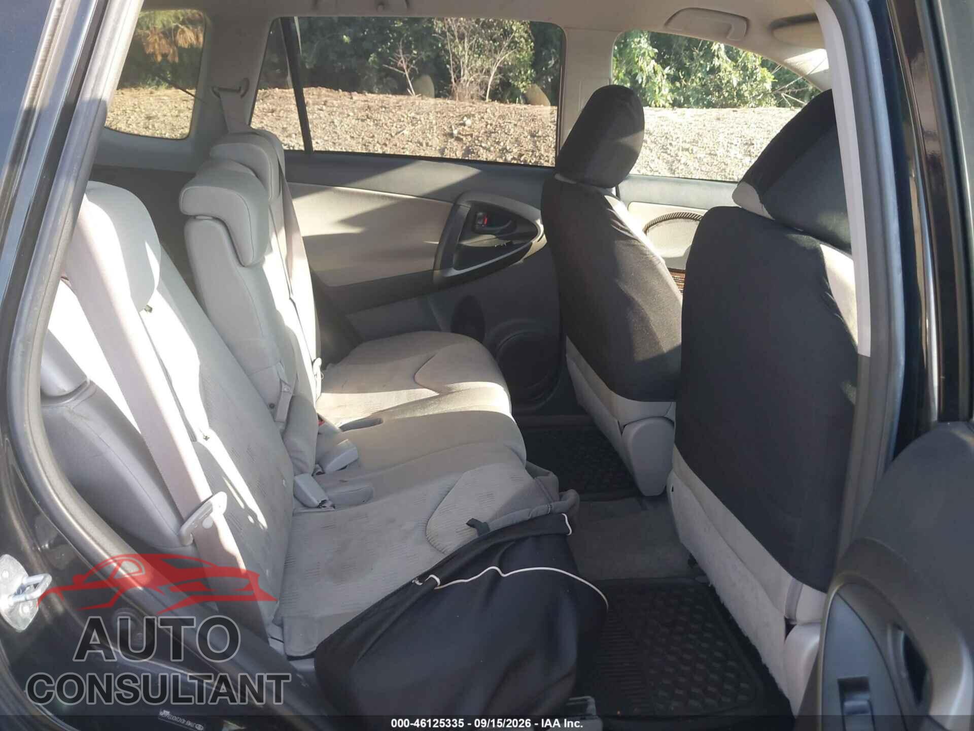 TOYOTA RAV4 2010 - JTMBF4DV2AD036626