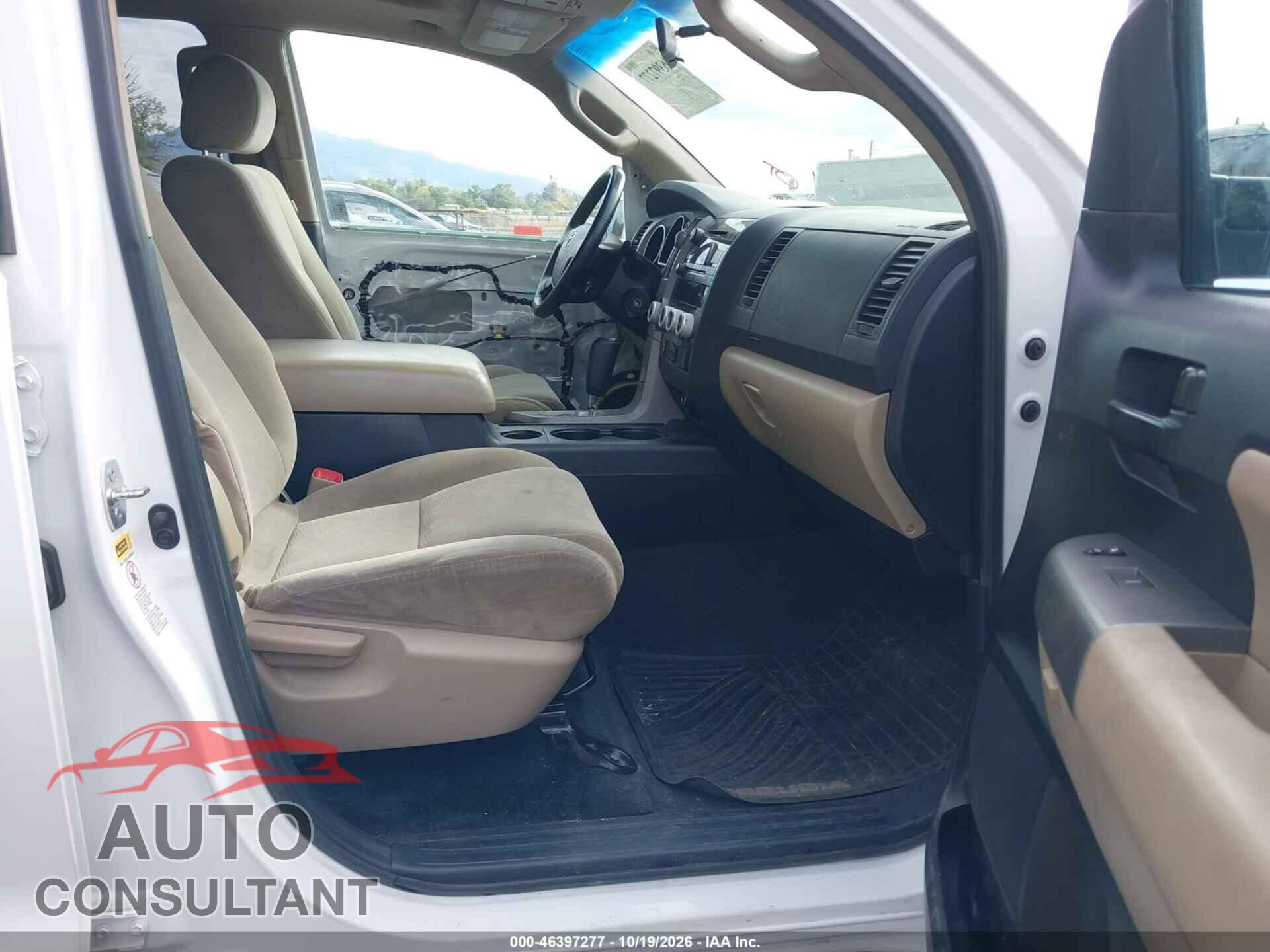 TOYOTA SEQUOIA 2012 - 5TDBY5G19CS066724