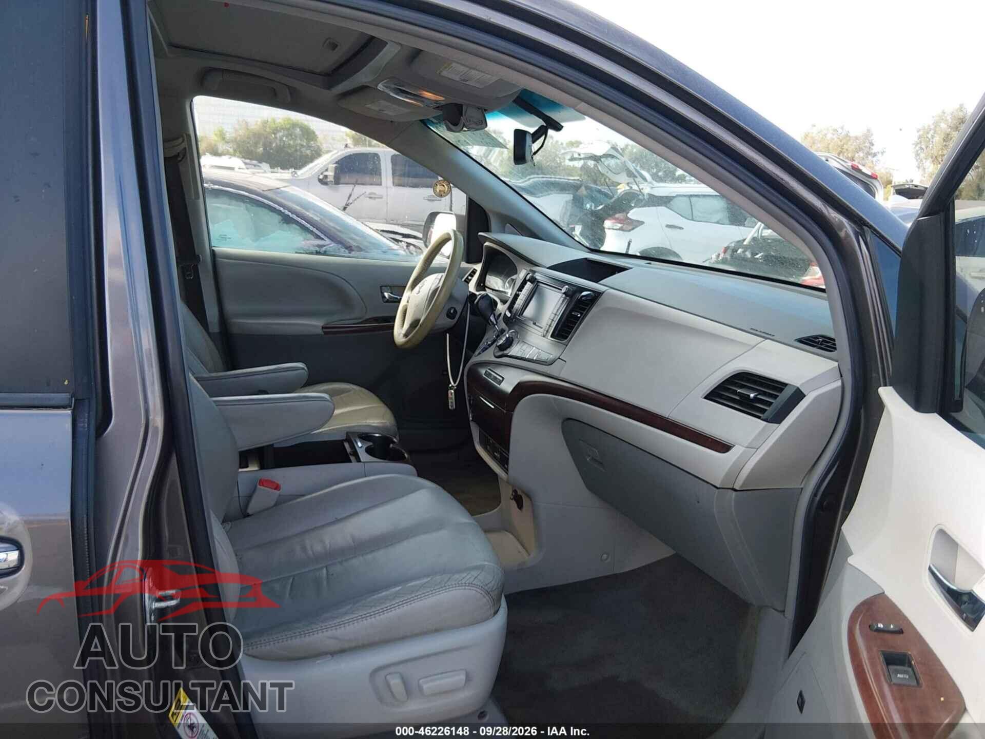 TOYOTA SIENNA 2012 - 5TDYK3DC3CS214811