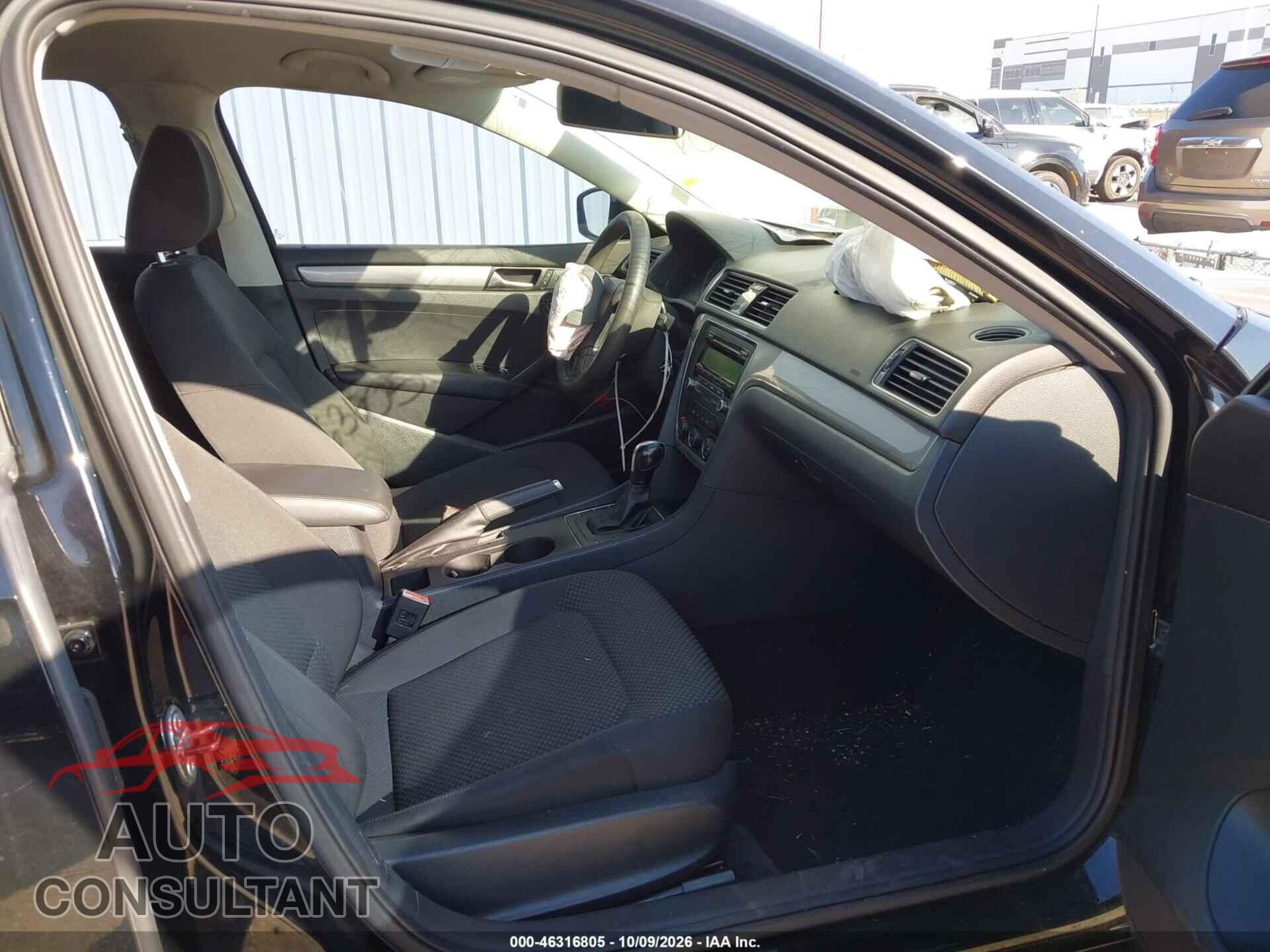 VOLKSWAGEN PASSAT 2013 - 1VWAP7A35DC034695