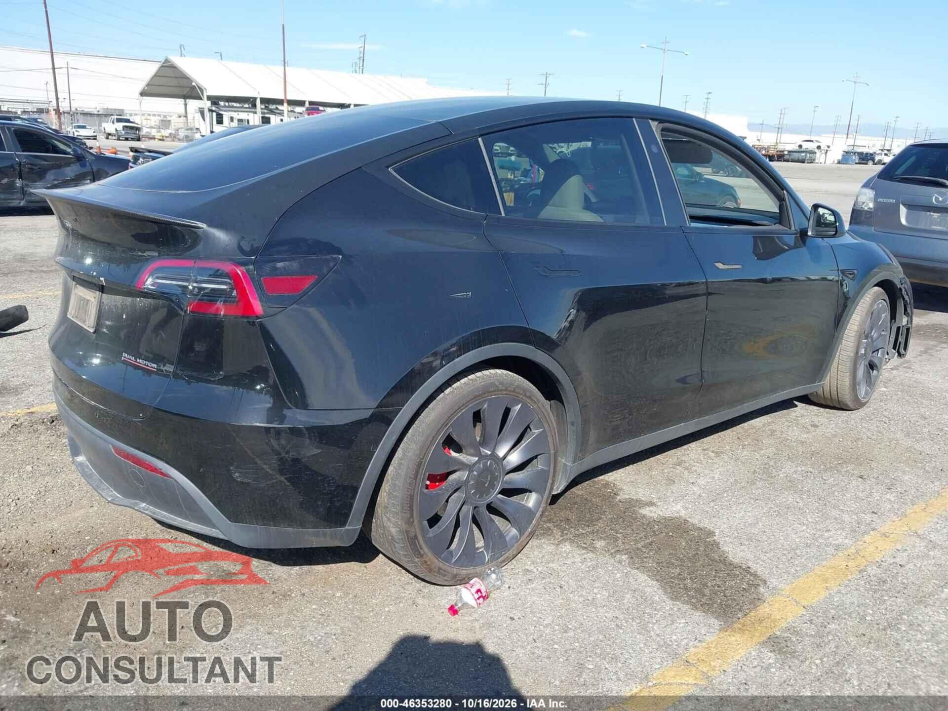 TESLA MODEL Y 2023 - 7SAYGDEF1PF914520