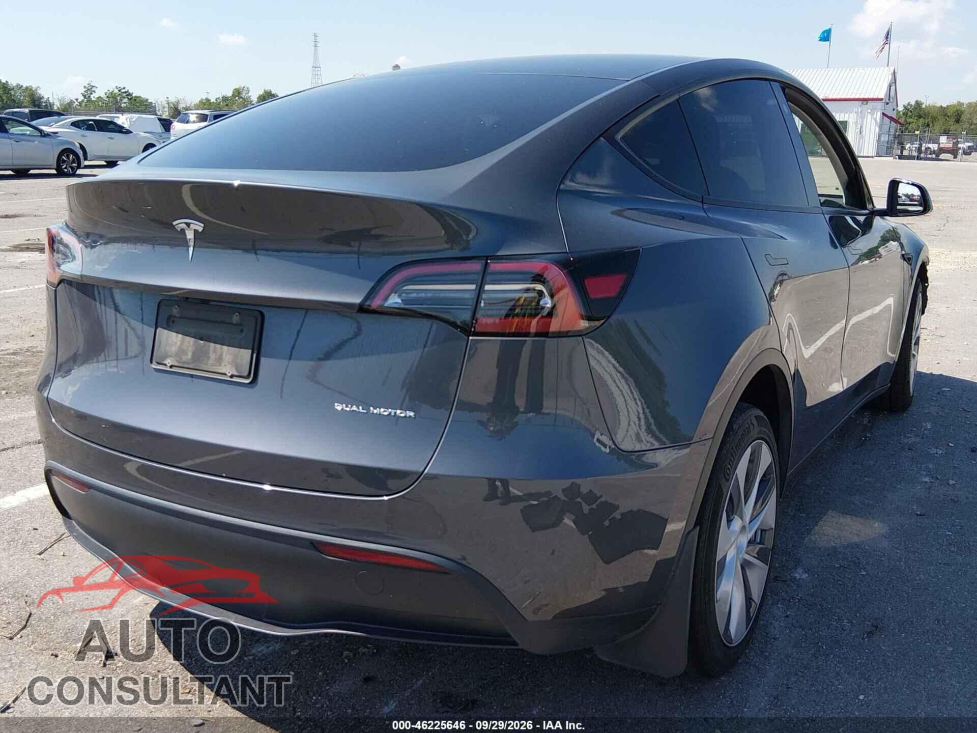 TESLA MODEL Y 2023 - 7SAYGDEE0PF784673