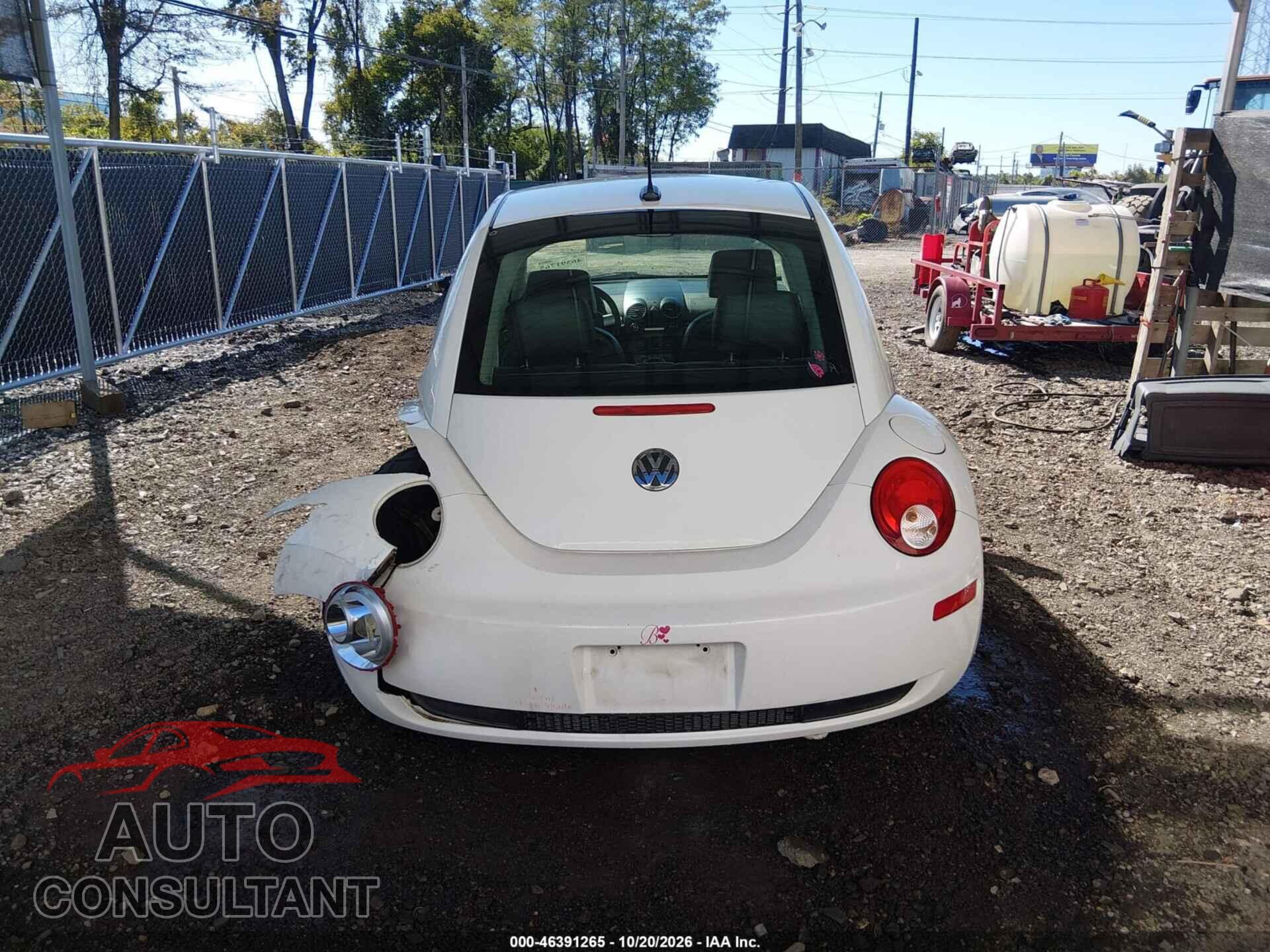 VOLKSWAGEN NEW BEETLE 2010 - 3VWPG3AG4AM014776