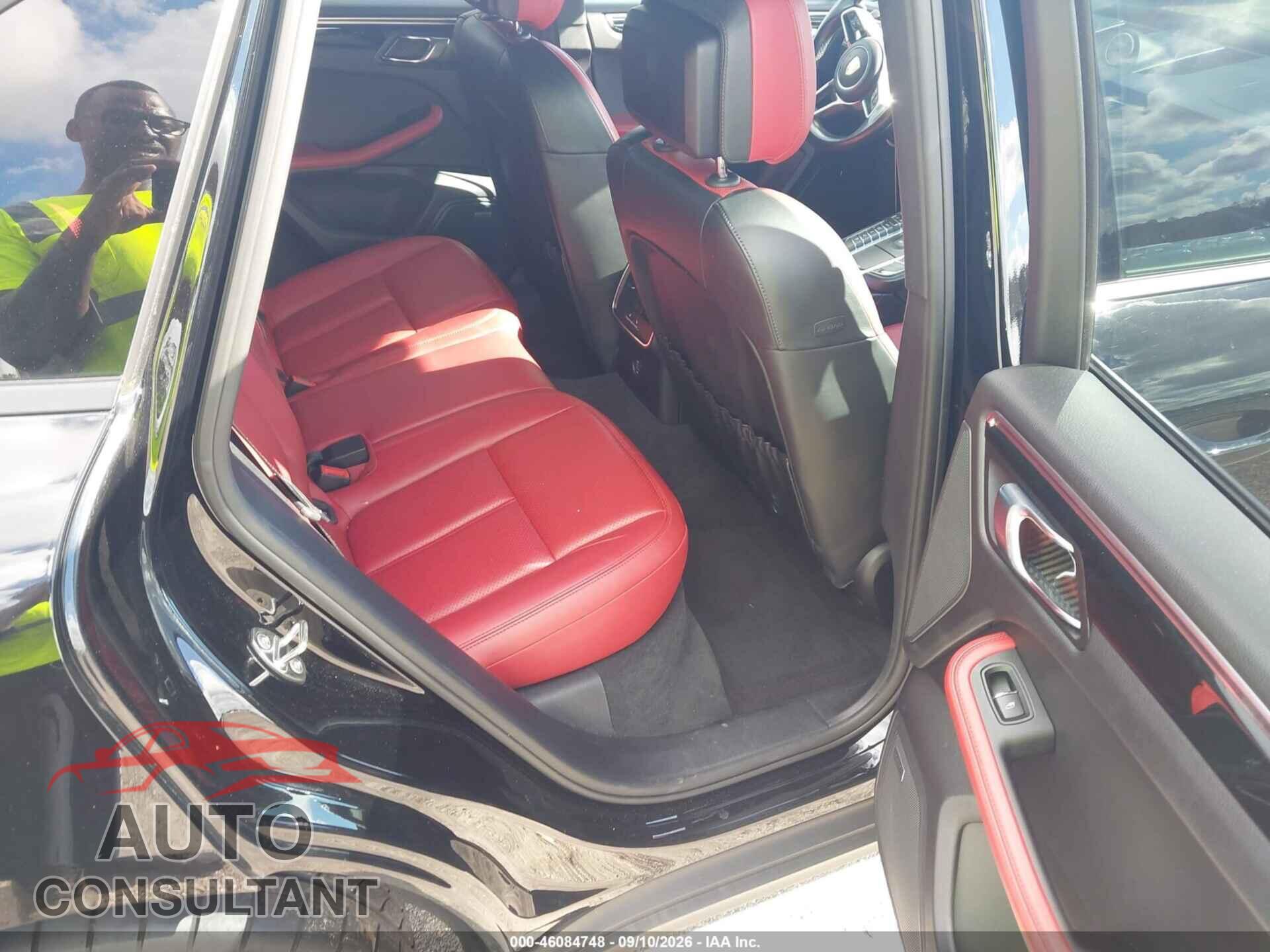 PORSCHE MACAN 2018 - WP1AA2A58JLB13782