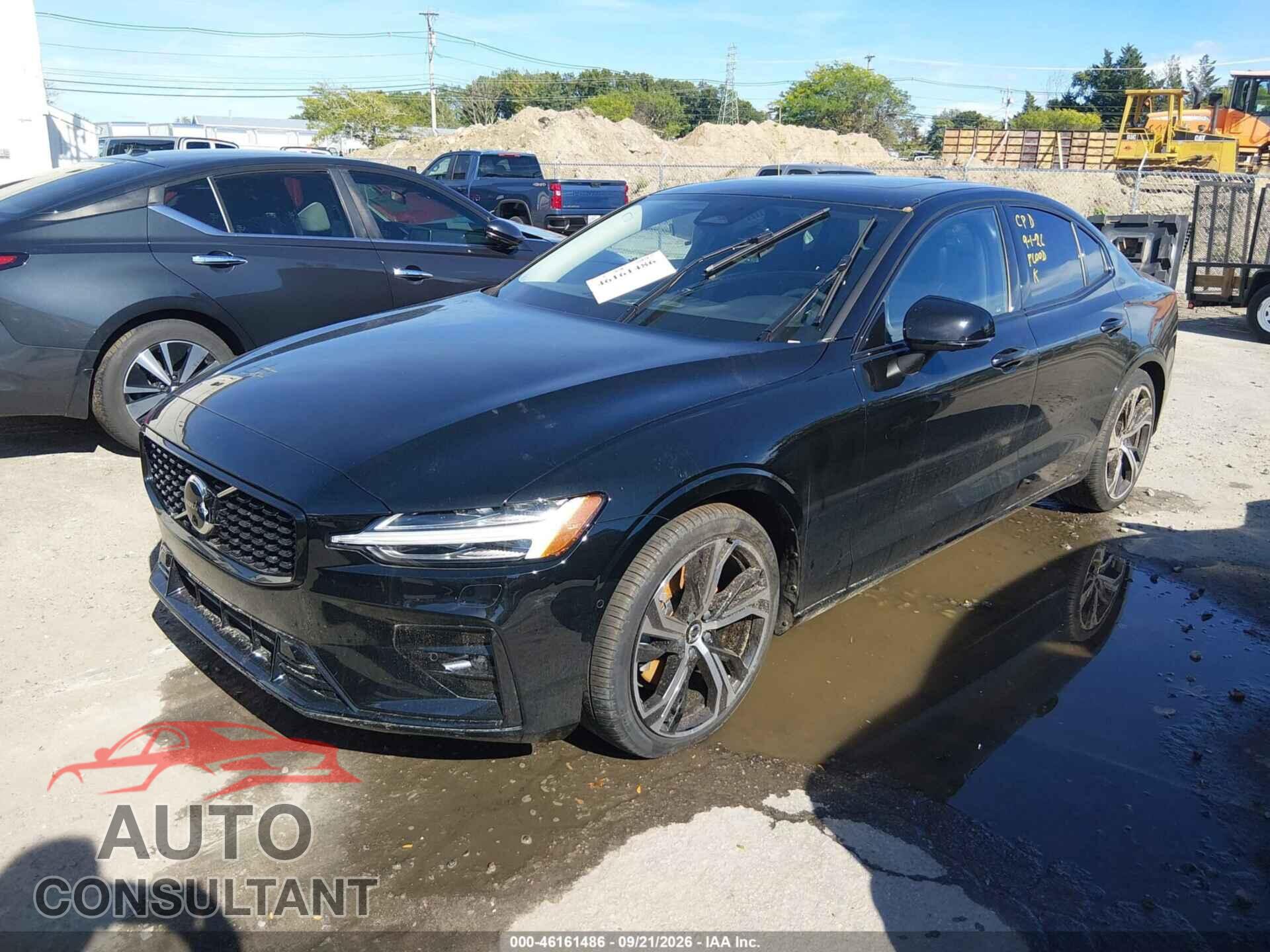 VOLVO S60 2023 - 7JRL12TW7PG255298