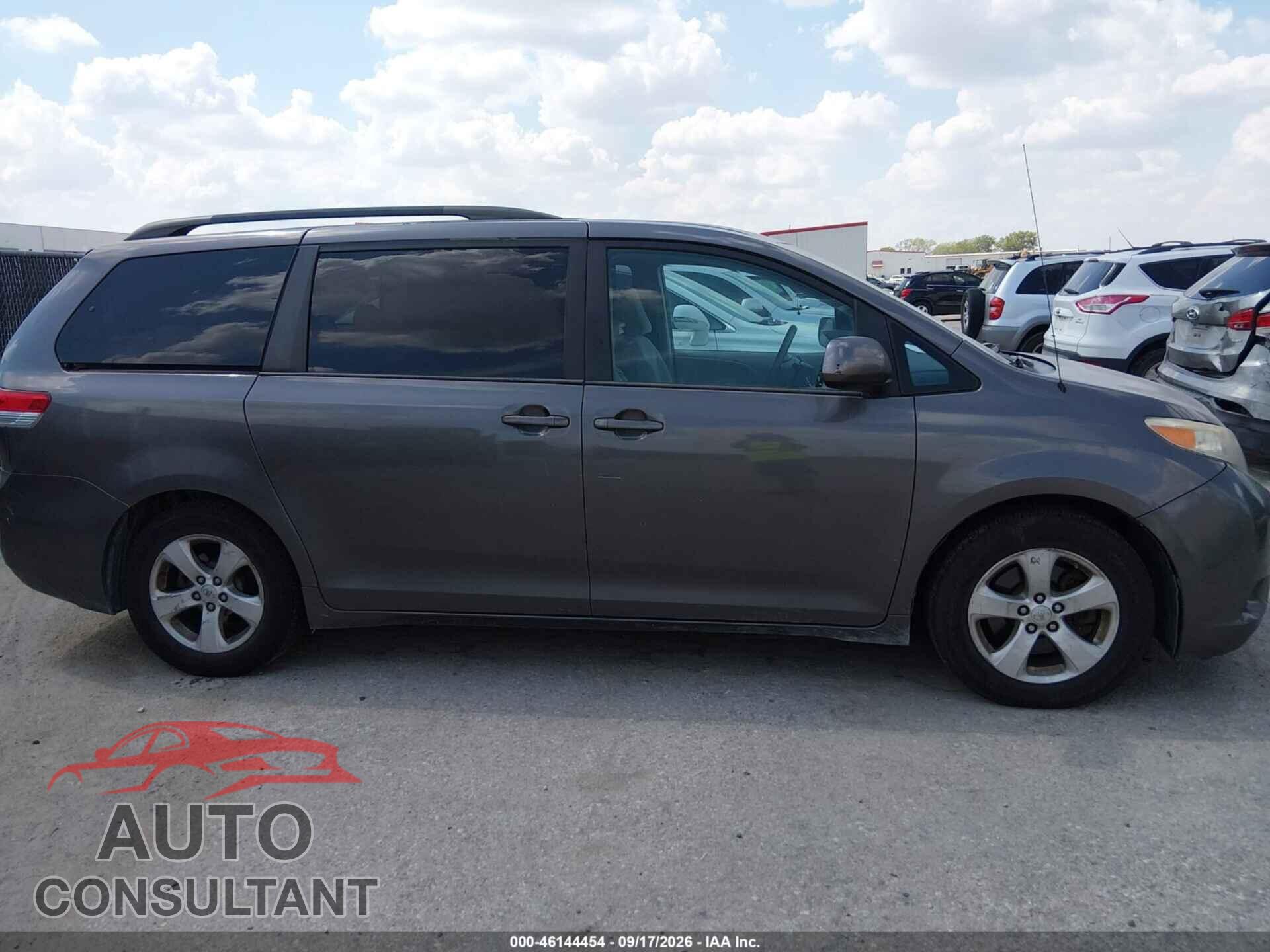 TOYOTA SIENNA 2013 - 5TDKK3DC8DS310490