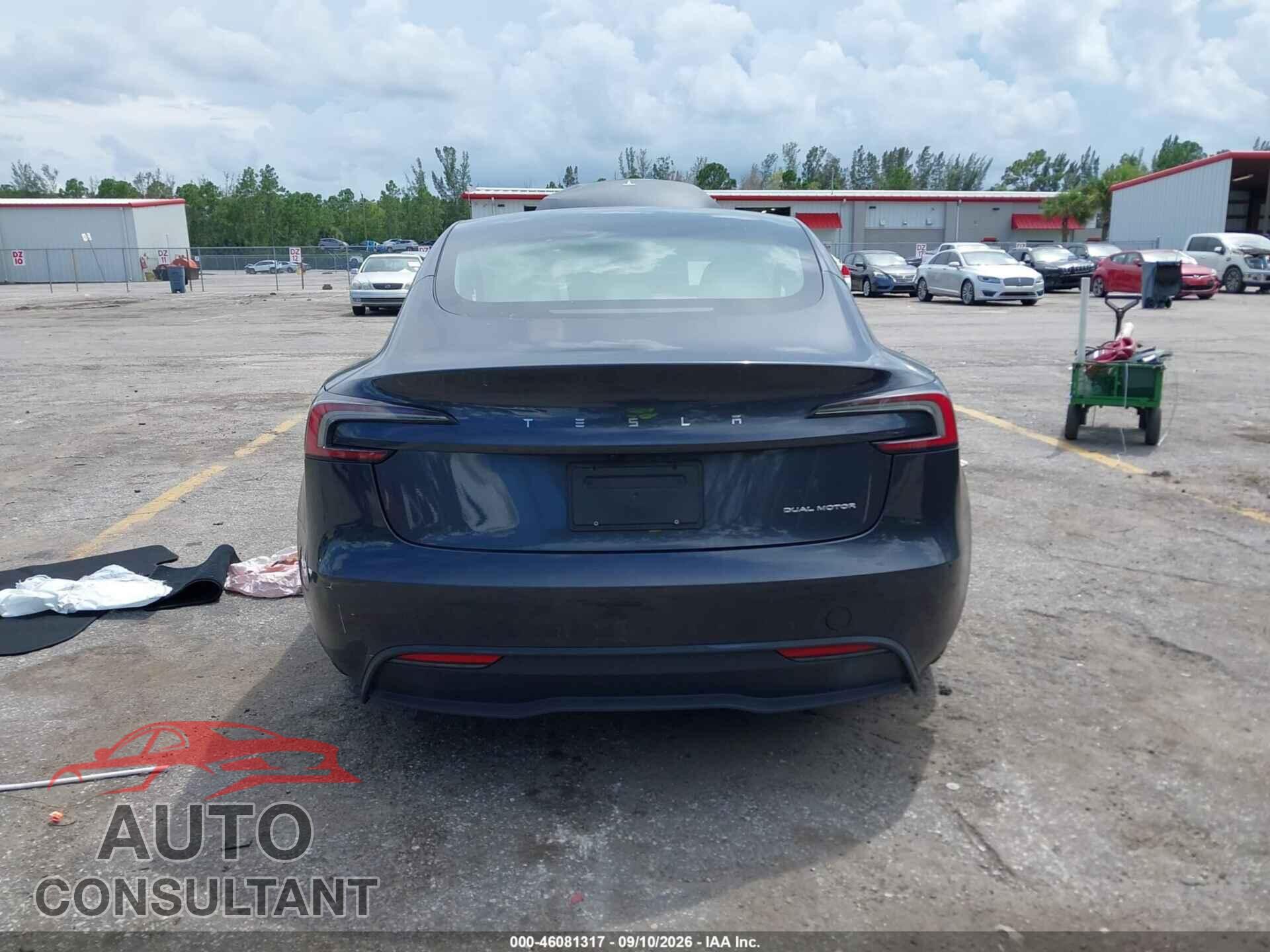TESLA MODEL 3 2025 - 5YJ3E1EB3SF903018