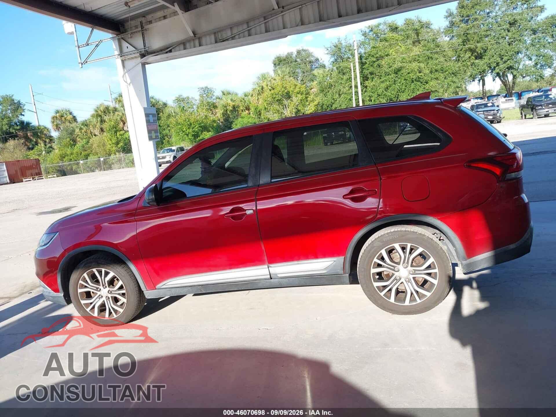 MITSUBISHI OUTLANDER 2018 - JA4AD2A34JZ034785