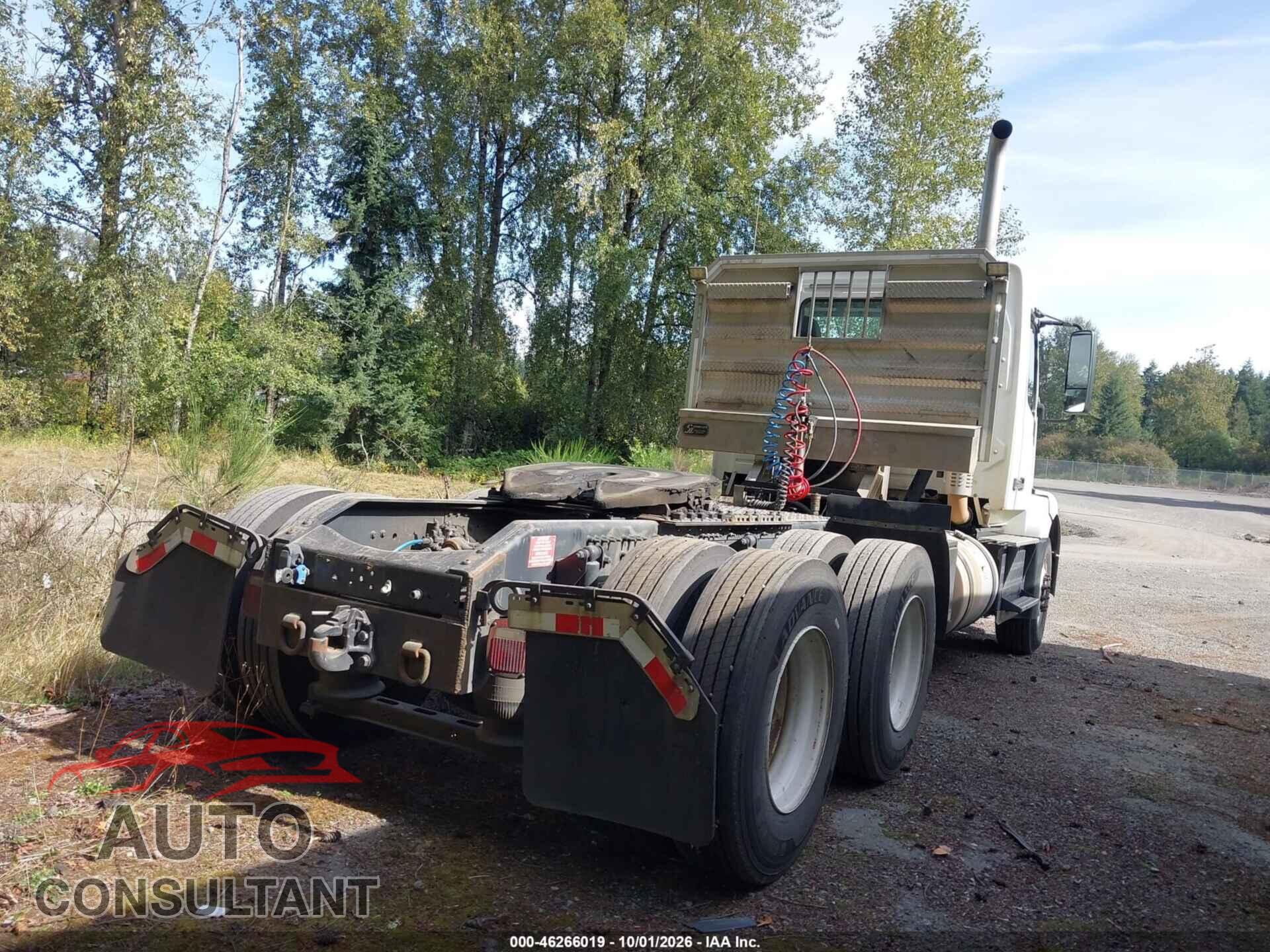 VOLVO VN 2013 - 4V4NC9TK0DN147074