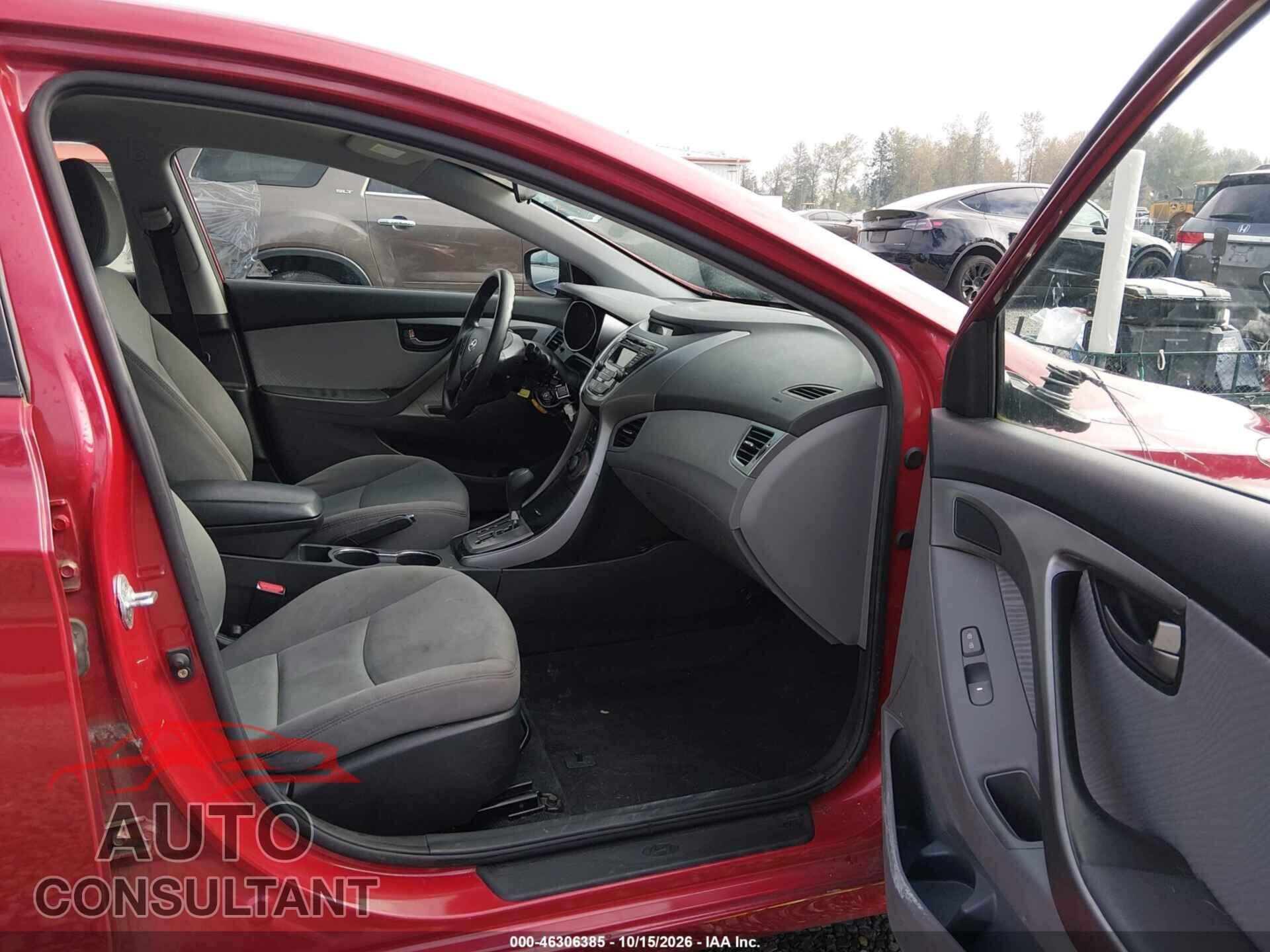 HYUNDAI ELANTRA 2013 - KMHDH4AE4DU947077