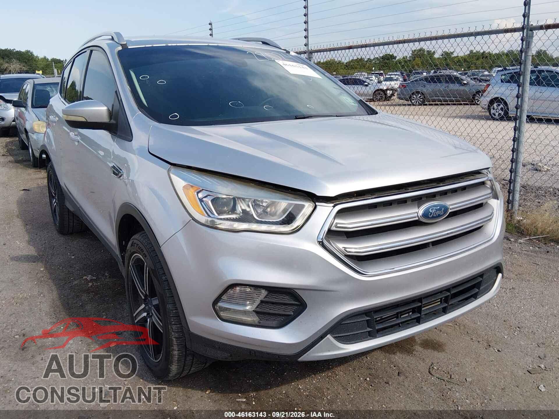 FORD ESCAPE 2017 - 1FMCU0J99HUC28724