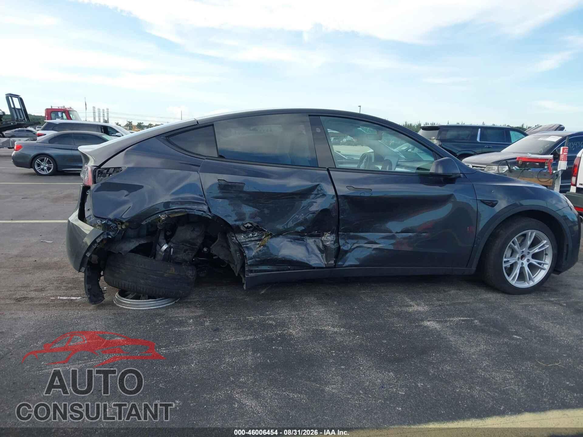 TESLA MODEL Y 2024 - 7SAYGDED3RF039636