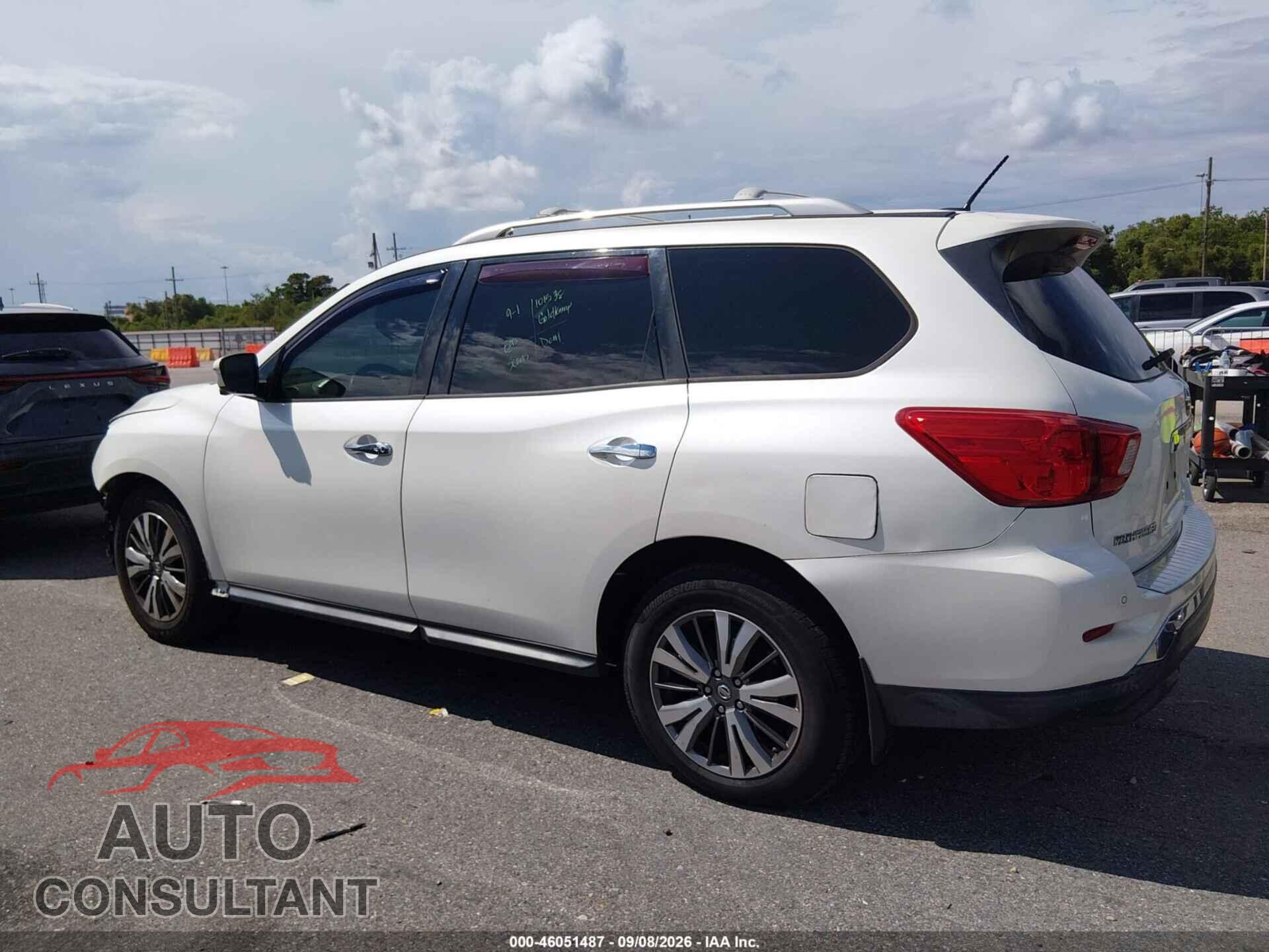 NISSAN PATHFINDER 2017 - 5N1DR2MN2HC698271