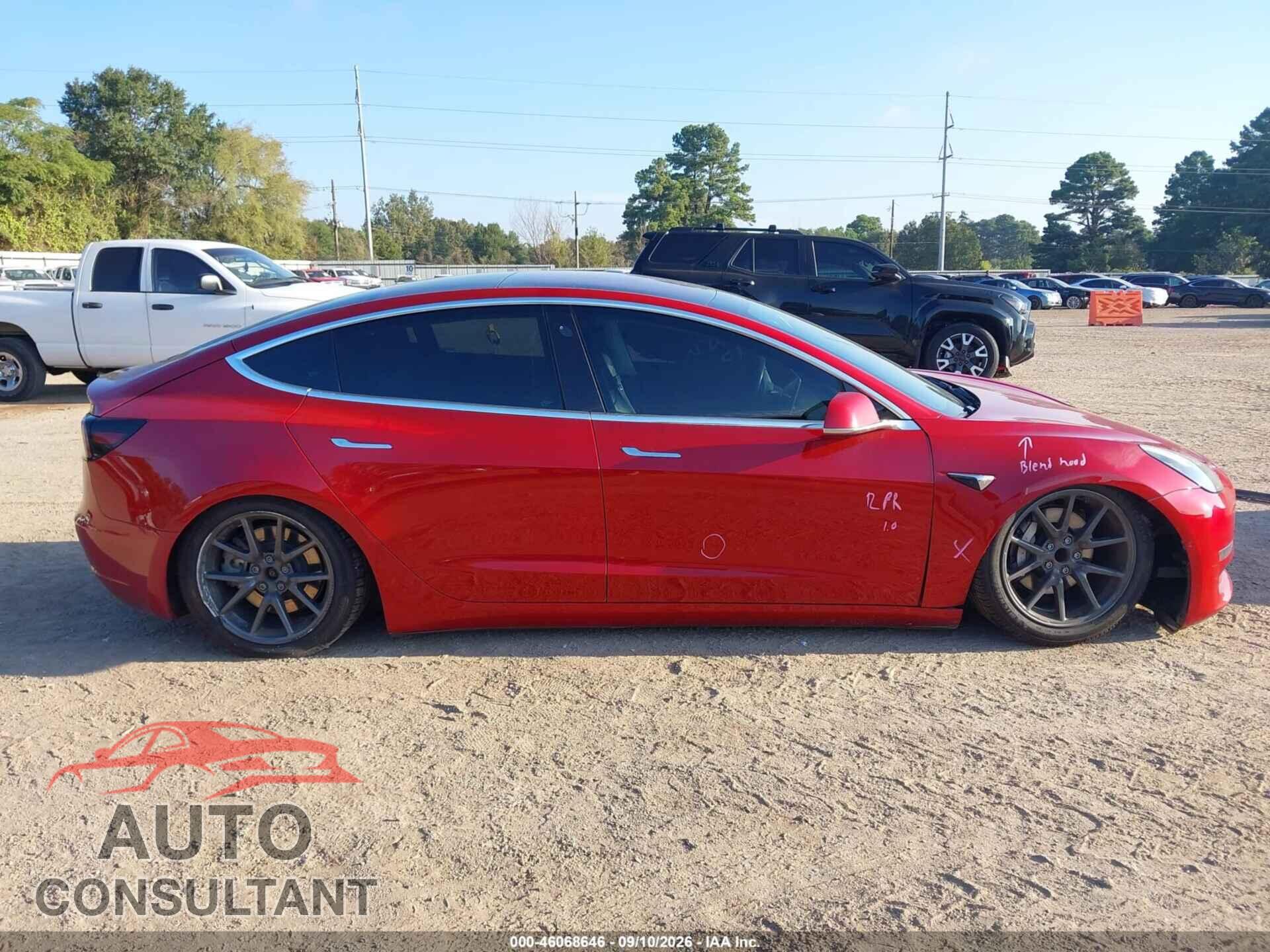 TESLA MODEL 3 2018 - 5YJ3E1EA5JF005302