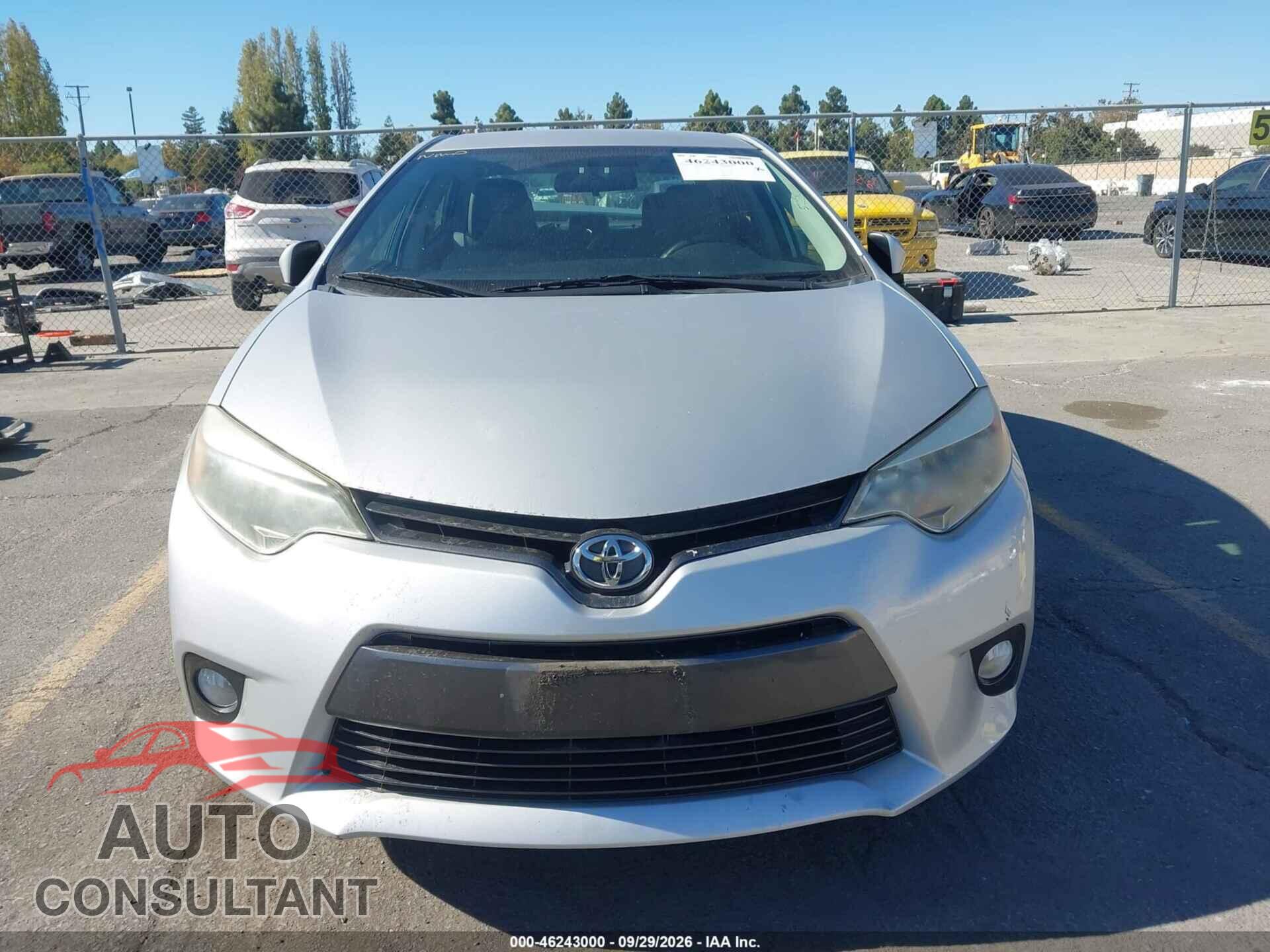 TOYOTA COROLLA 2015 - 5YFBURHE6FP285738
