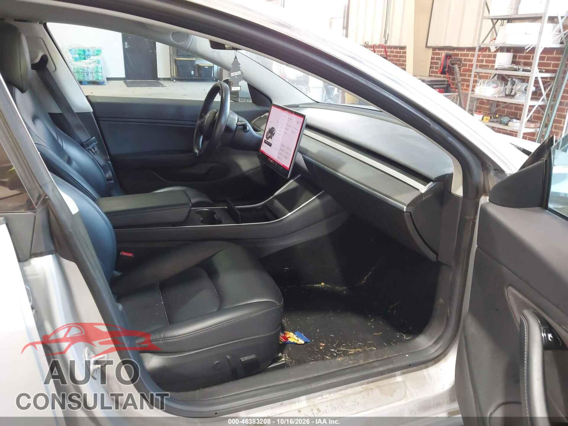 TESLA MODEL 3 2018 - 5YJ3E1EB0JF065089