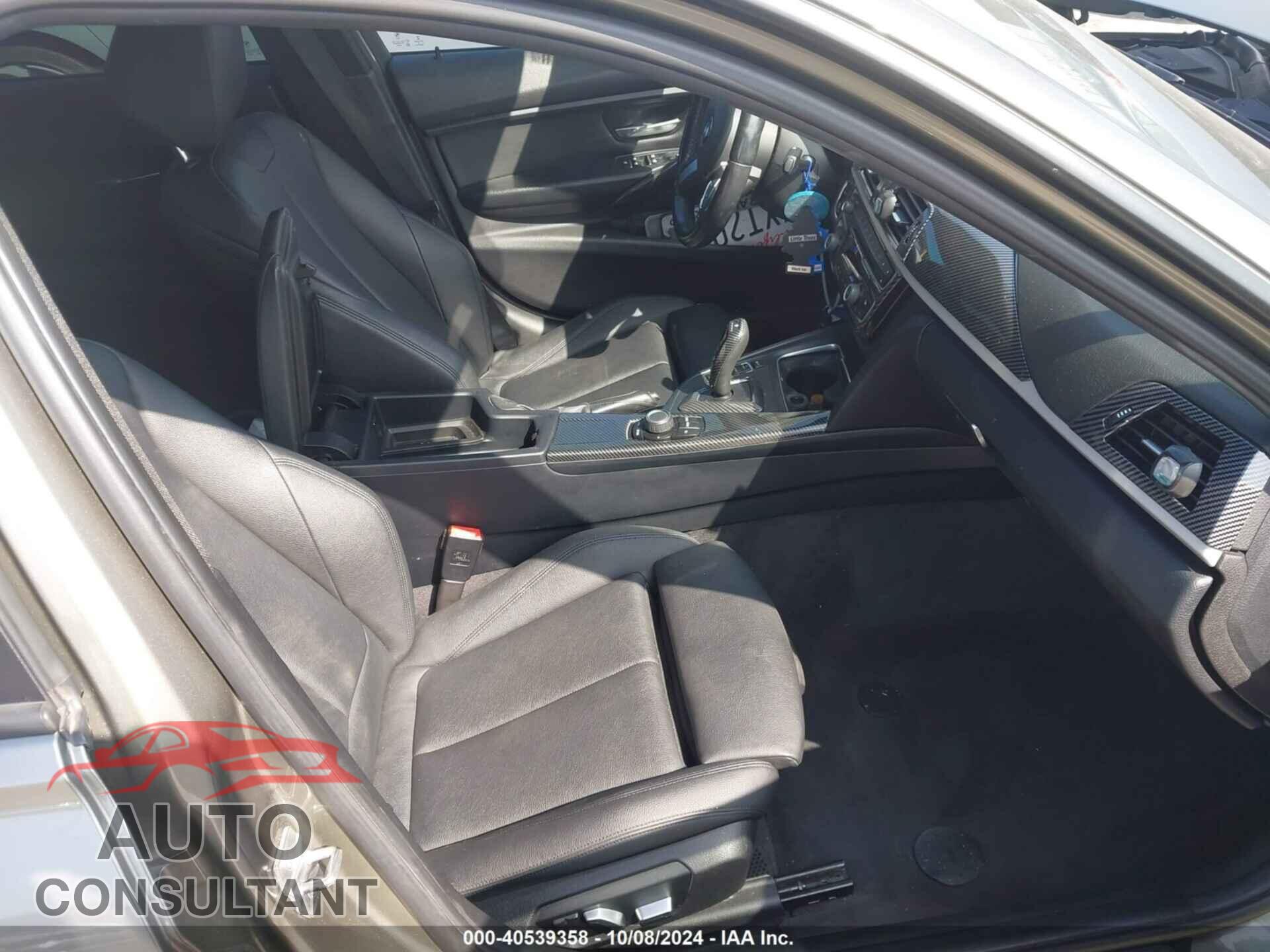 BMW 320 2016 - WBA8A9C57GK615717