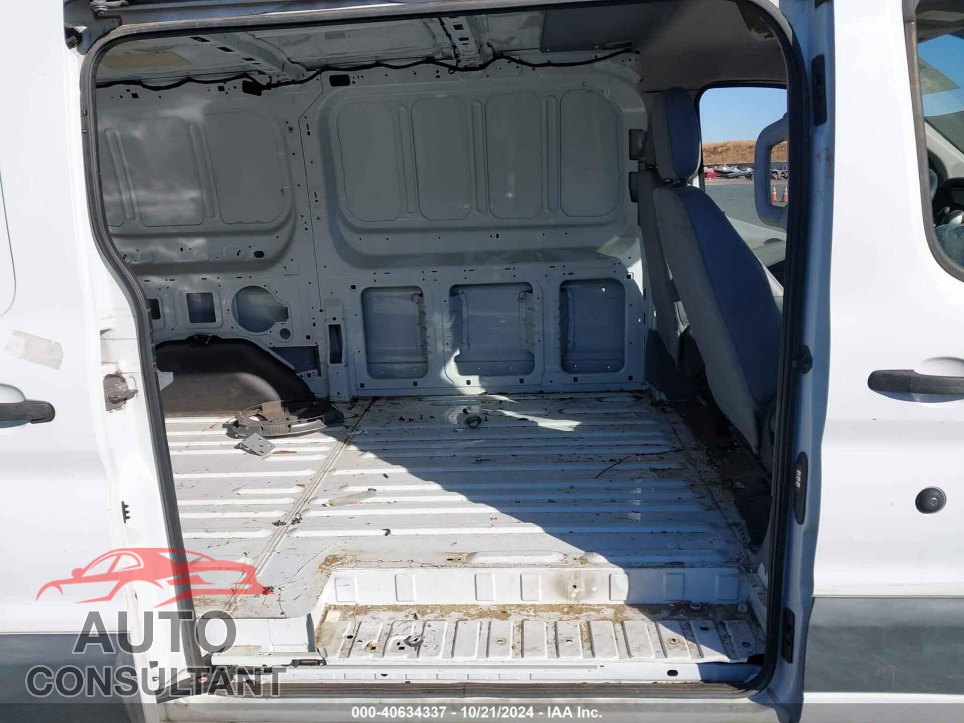FORD TRANSIT-250 2015 - 1FTNR1YM5FKB06692