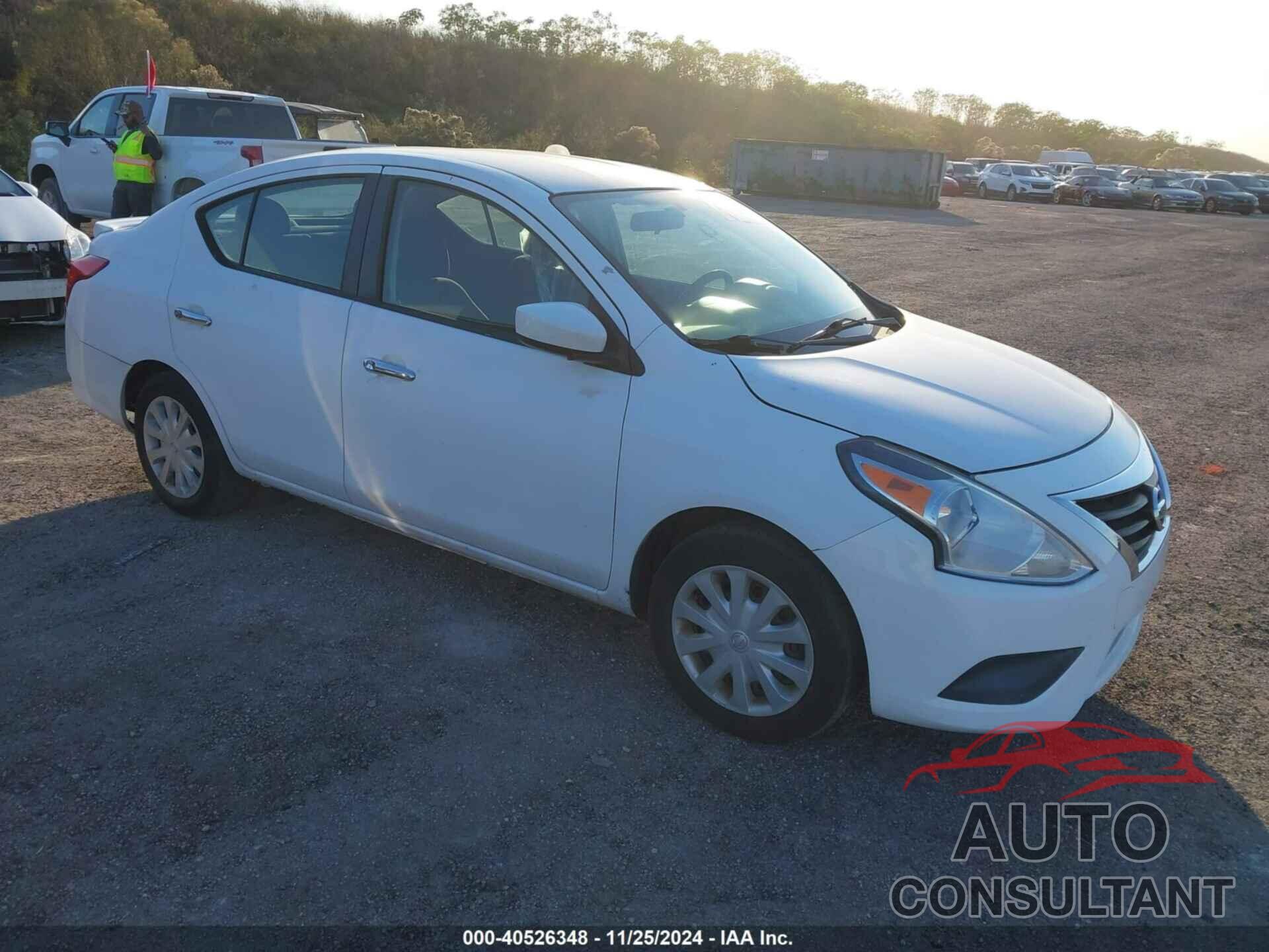 NISSAN VERSA 2018 - 3N1CN7AP0JL827622