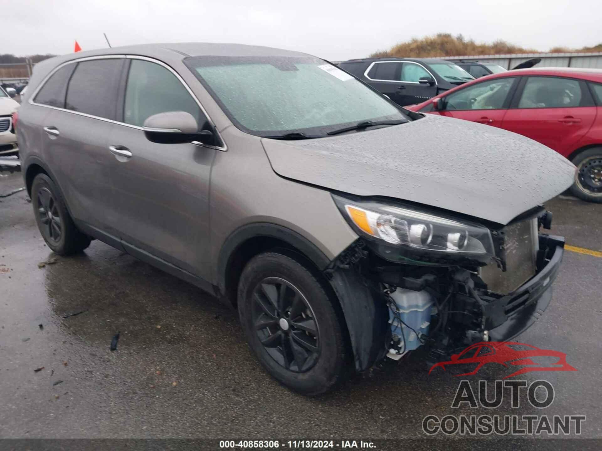 KIA SORENTO 2018 - 5XYPG4A37JG407187