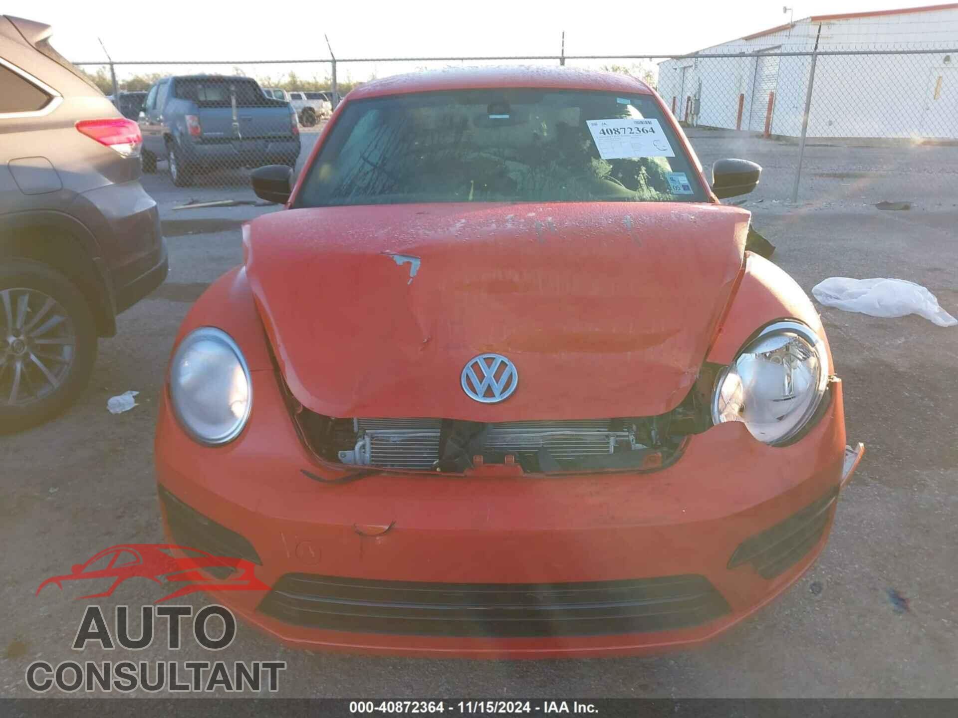 VOLKSWAGEN BEETLE 2017 - 3VWF17AT5HM628151