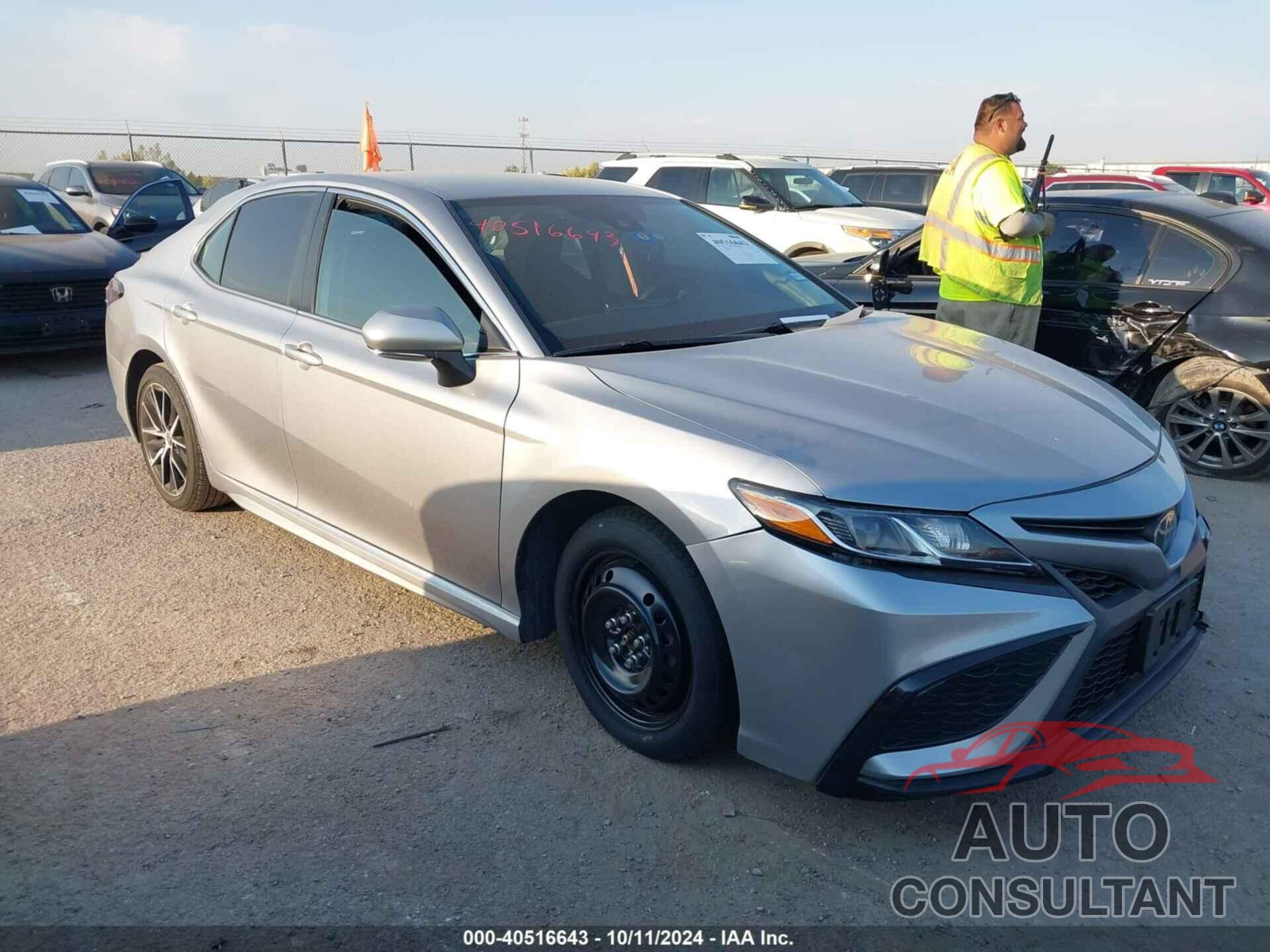 TOYOTA CAMRY 2022 - 4T1G11AK2NU618661