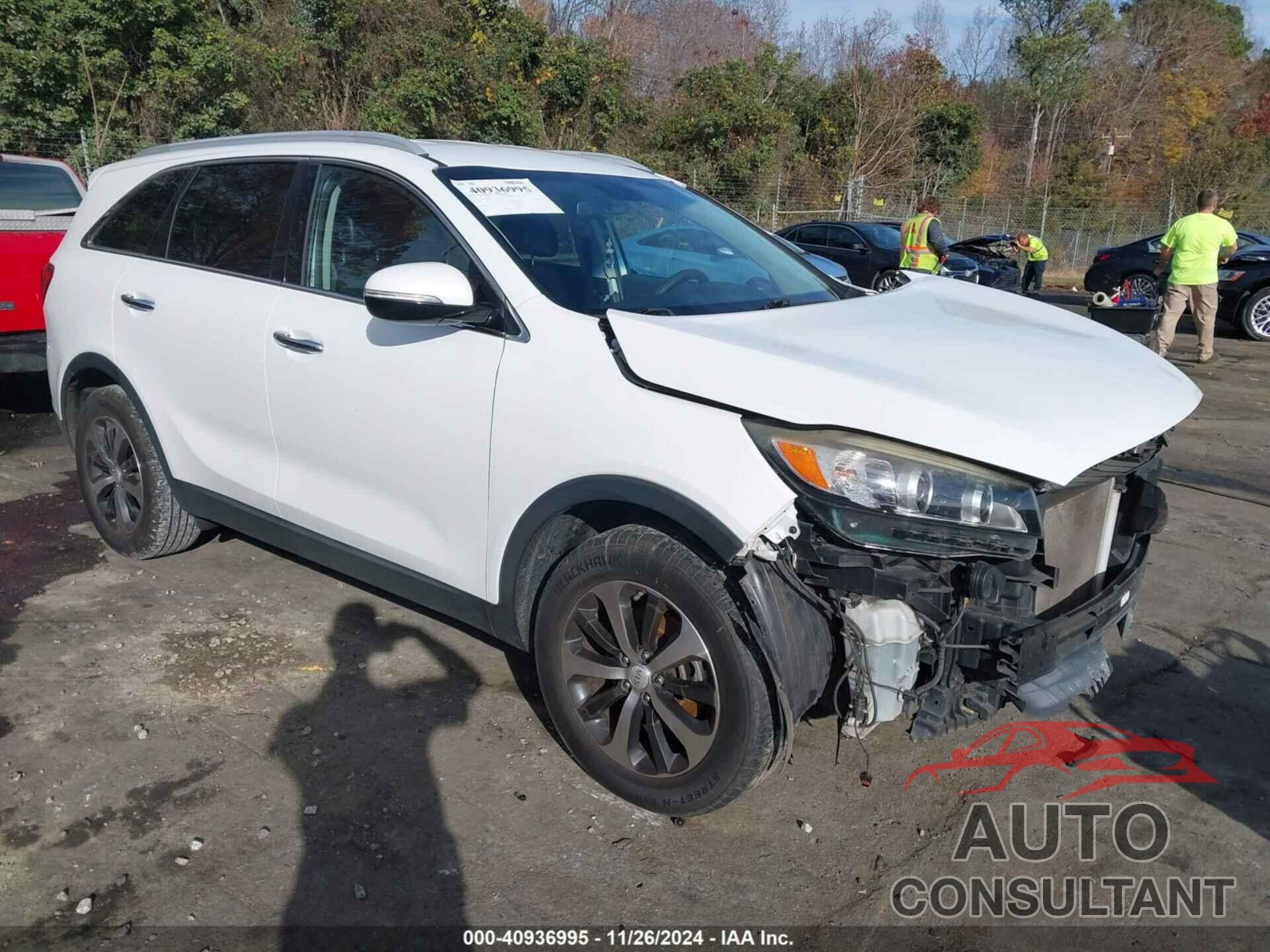 KIA SORENTO 2017 - 5XYPH4A13HG217554