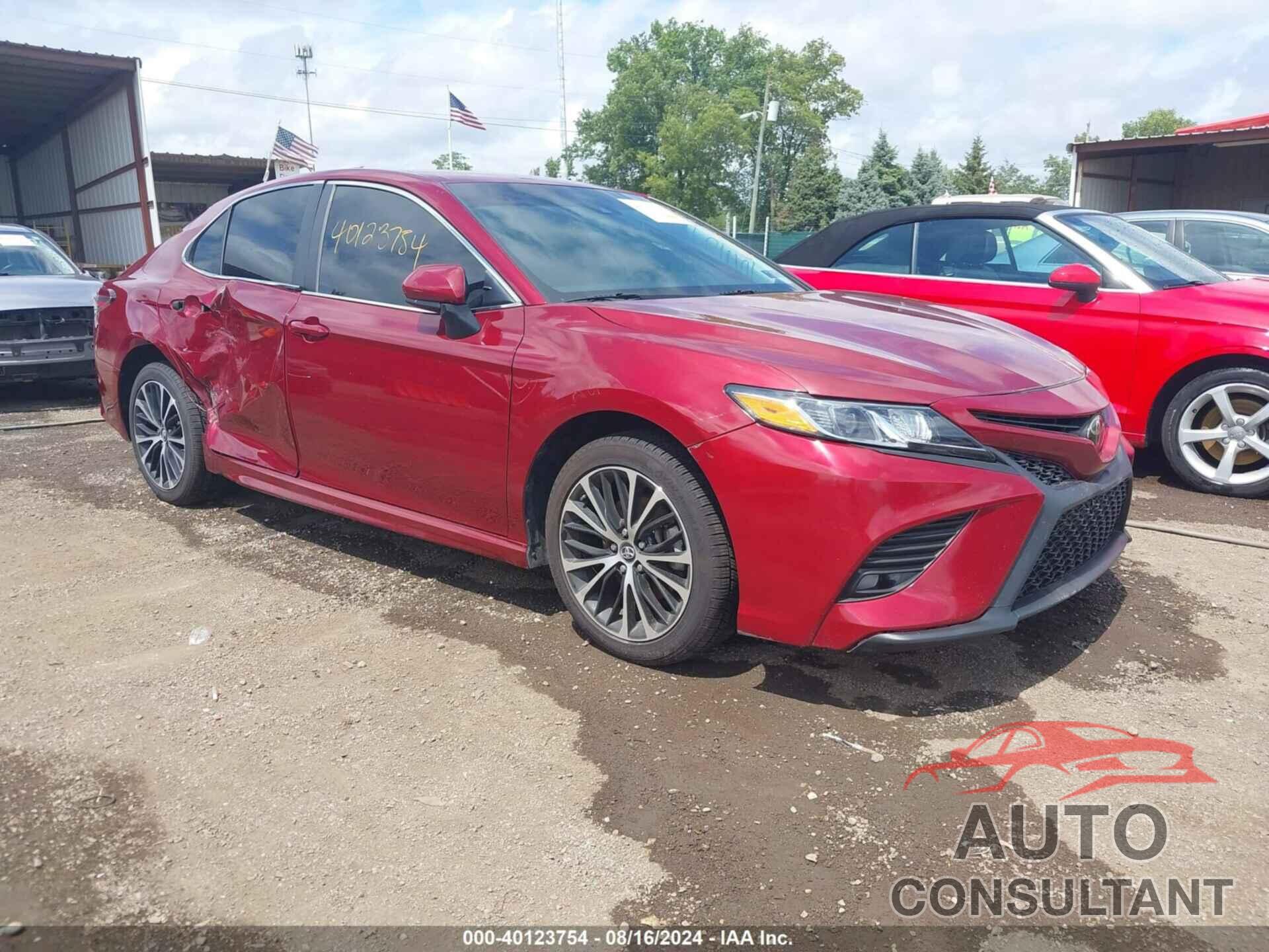TOYOTA CAMRY 2018 - 4T1B11HKXJU533075