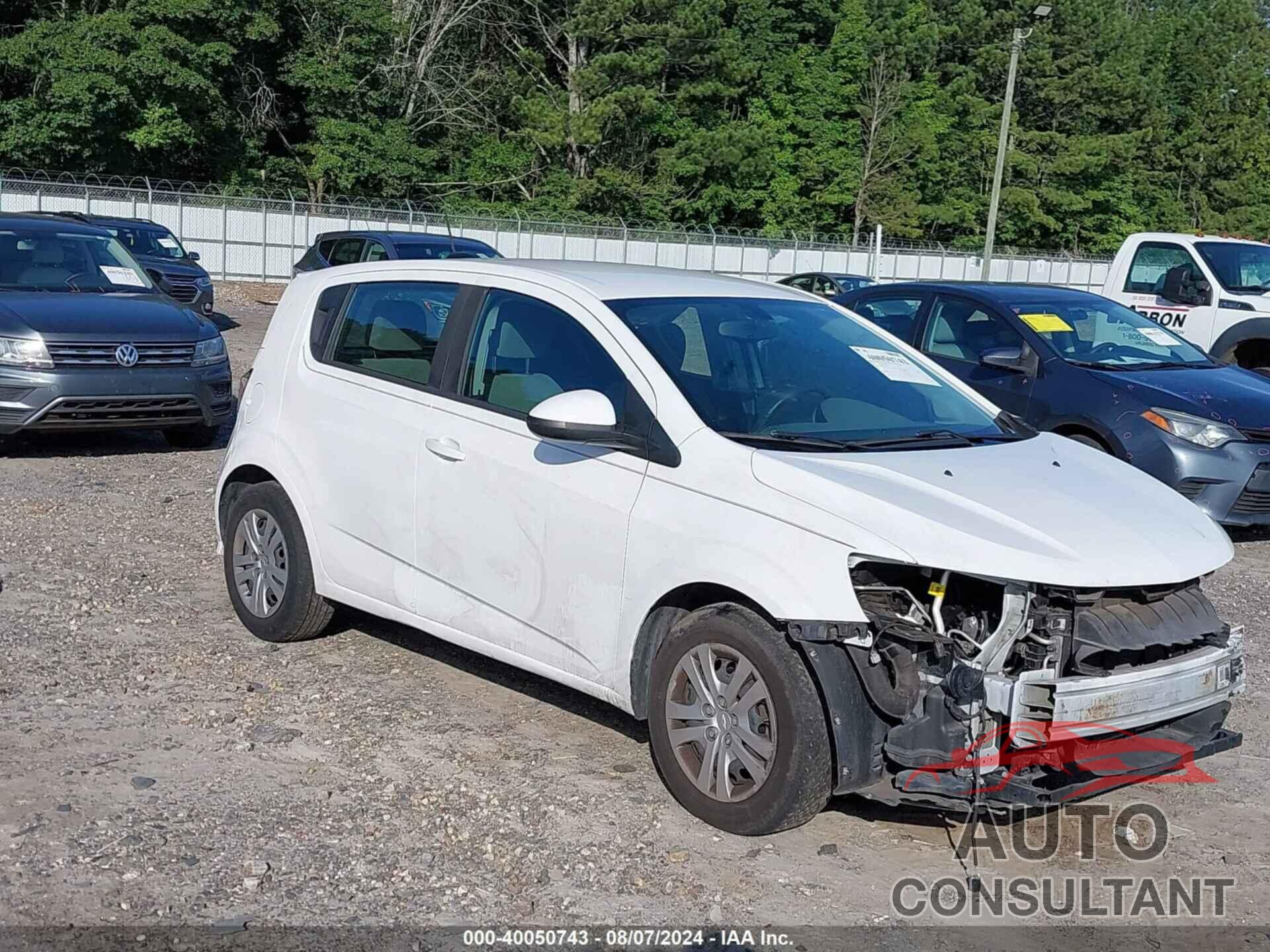 CHEVROLET SONIC 2017 - 1G1JG6SH8H4159609