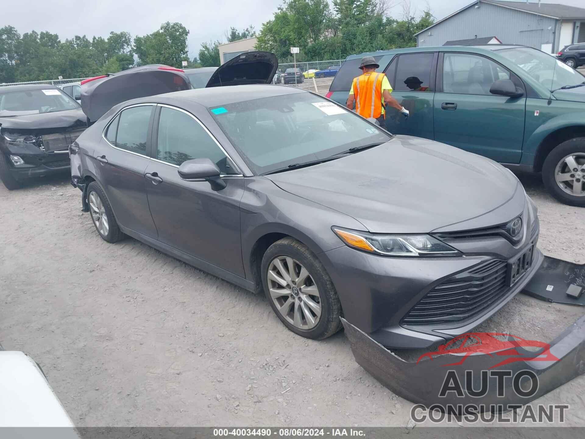 TOYOTA CAMRY 2018 - 4T1B11HK5JU006237