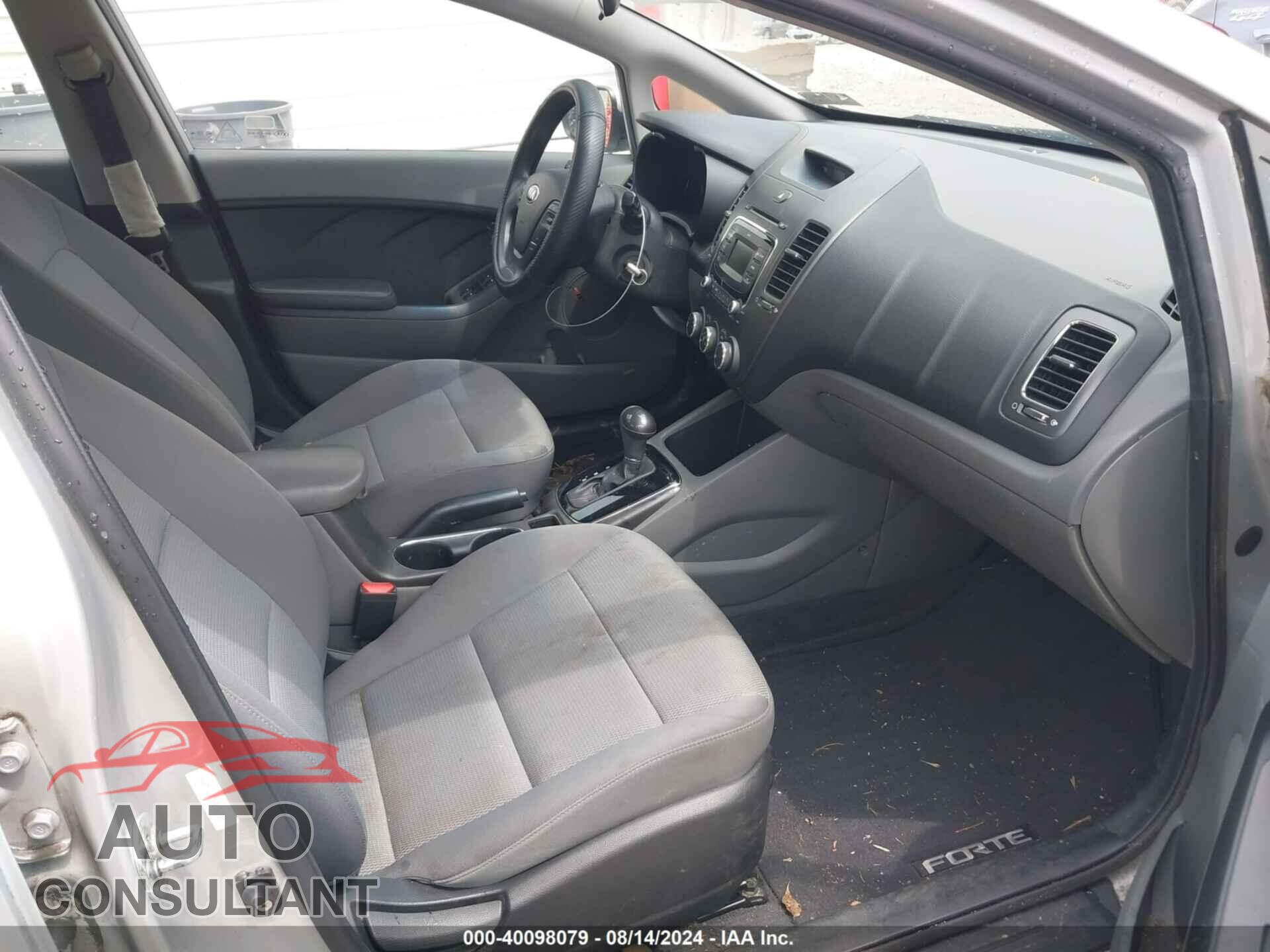 KIA FORTE 2017 - 3KPFK4A73HE156981