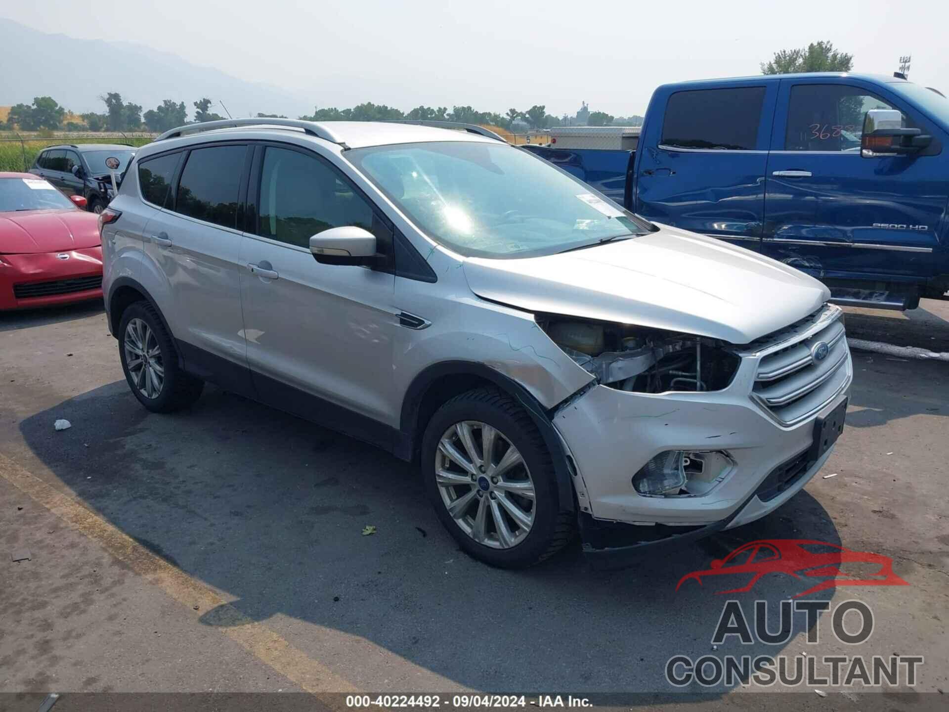 FORD ESCAPE 2017 - 1FMCU9J92HUE95627