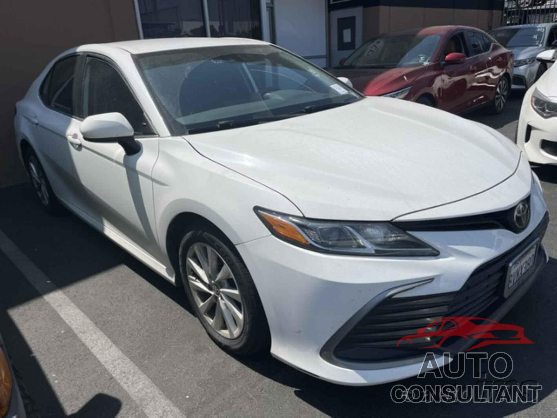 TOYOTA CAMRY 2021 - 4T1C11AK3MU531008