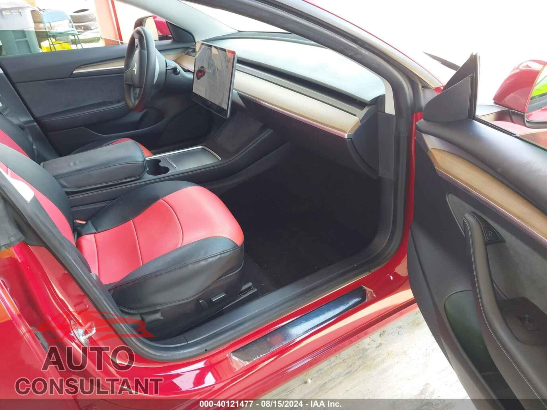 TESLA MODEL 3 2021 - 5YJ3E1EA2MF047012