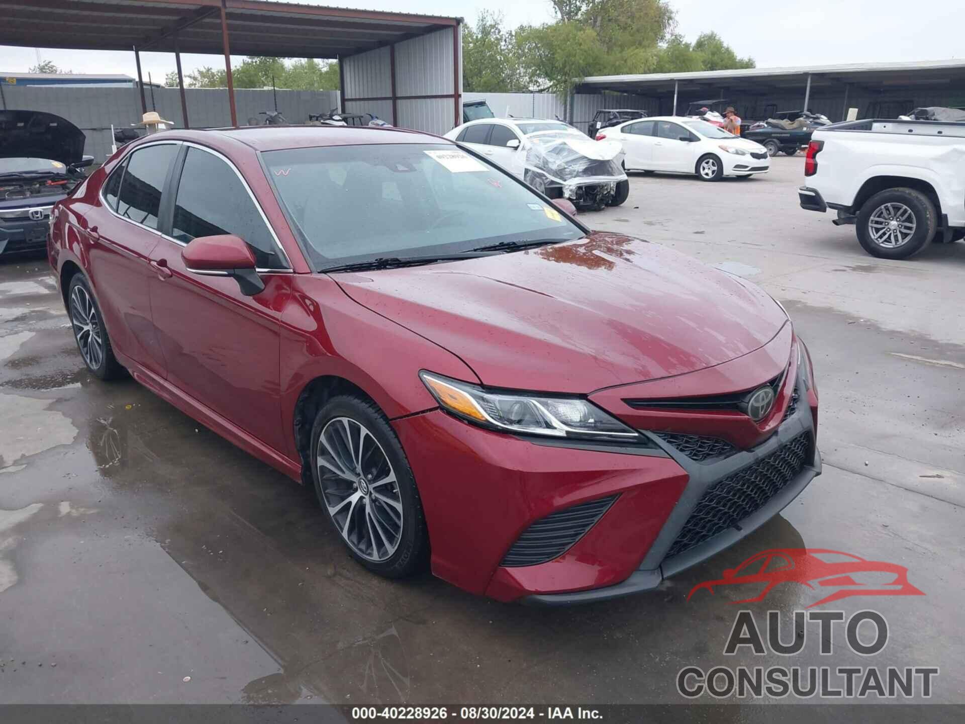 TOYOTA CAMRY 2018 - 4T1B11HK4JU566959