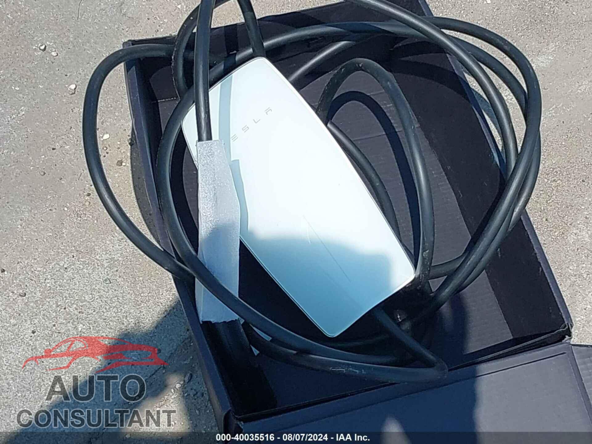 TESLA MODEL 3 2024 - 5YJ3E1EB0RF717351
