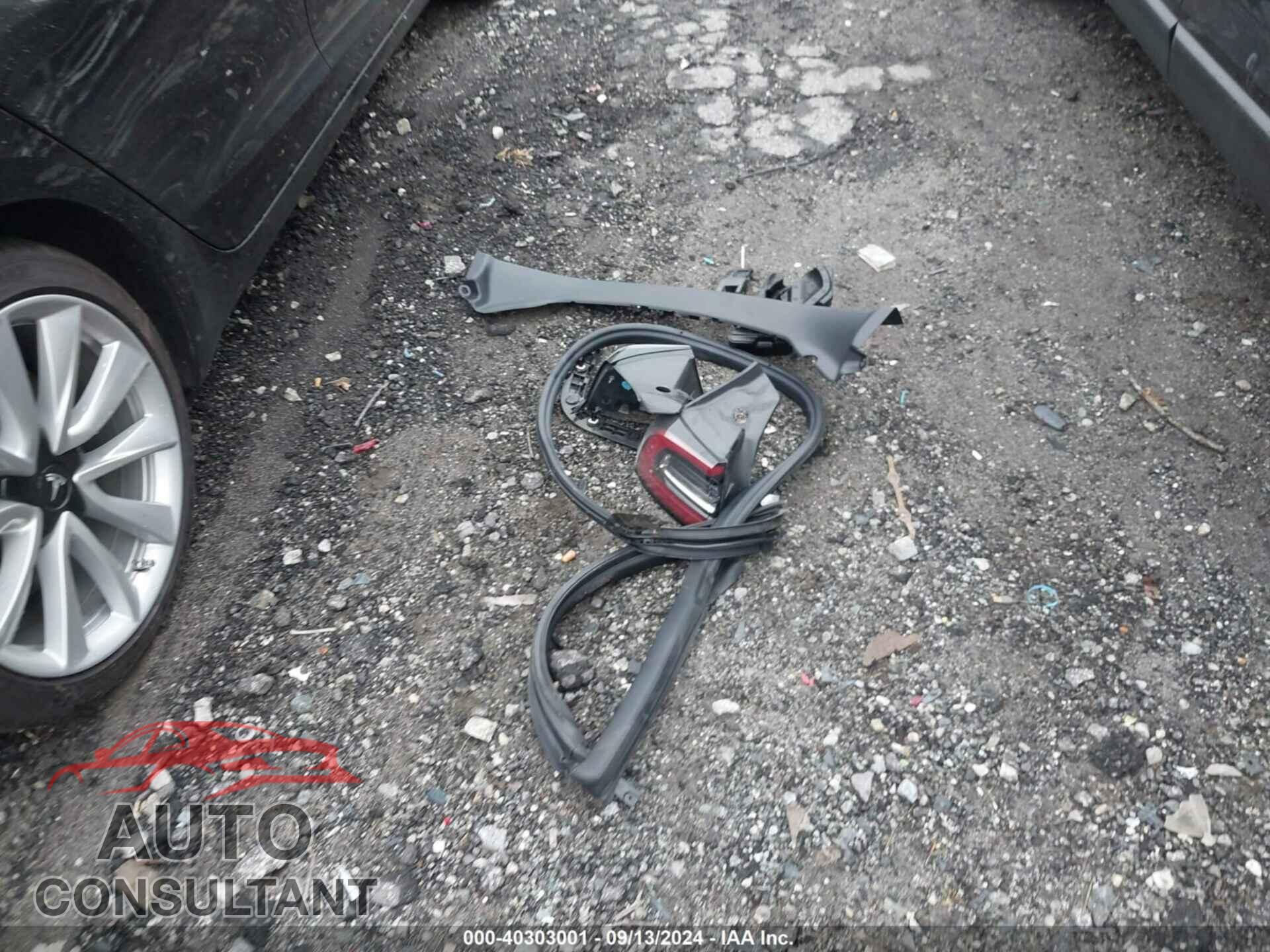 TESLA MODEL 3 2018 - 5YJ3E1EB4JF097012