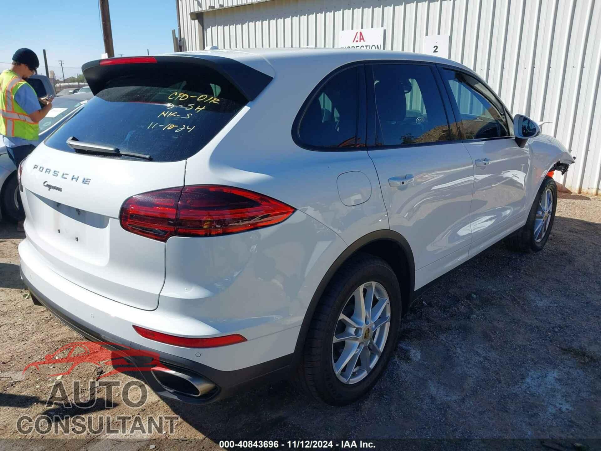 PORSCHE CAYENNE 2016 - WP1AA2A28GKA09815