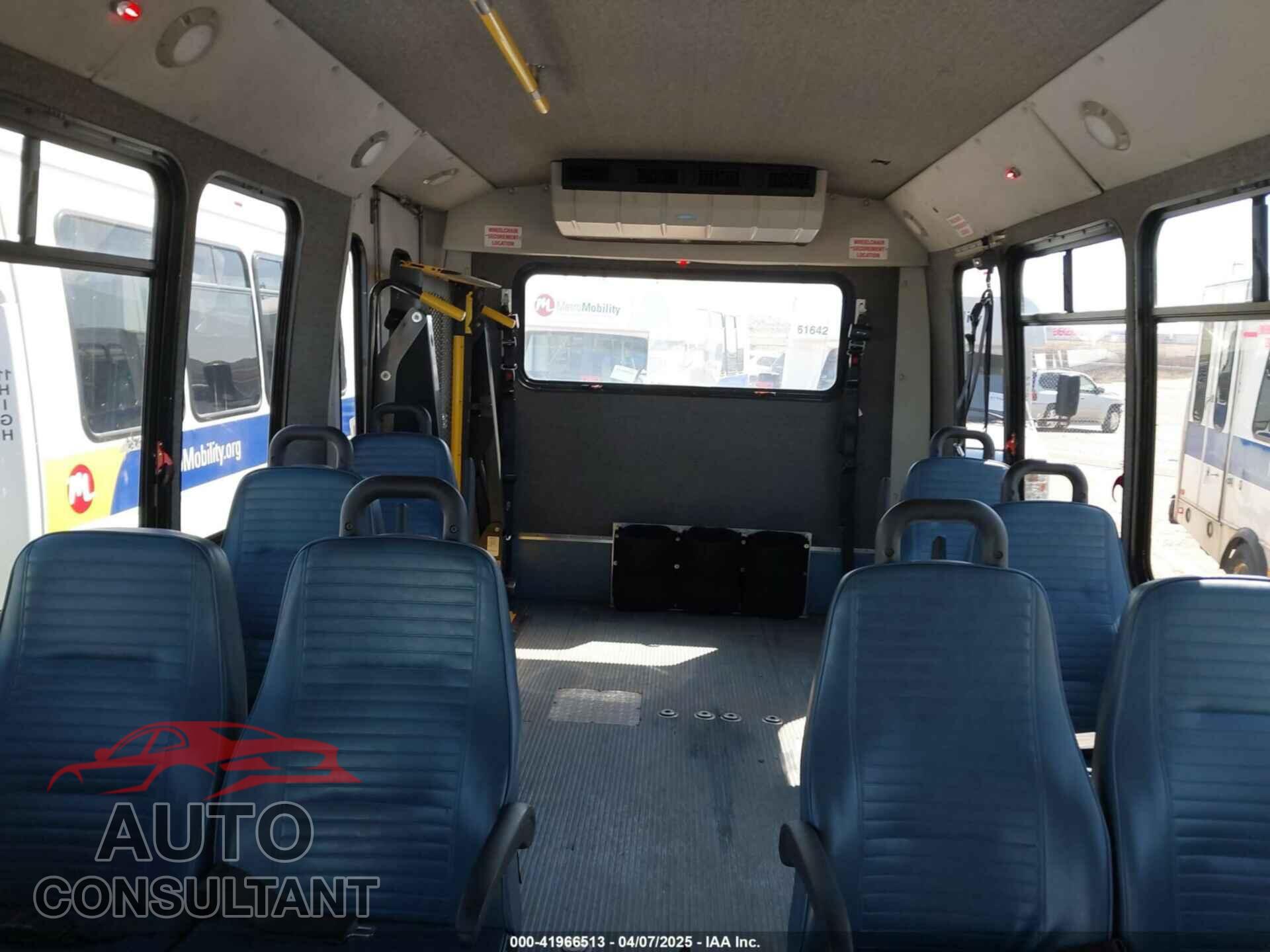 FORD E-450 CUTAWAY 2017 - 1FDFE4FS2HDC35365