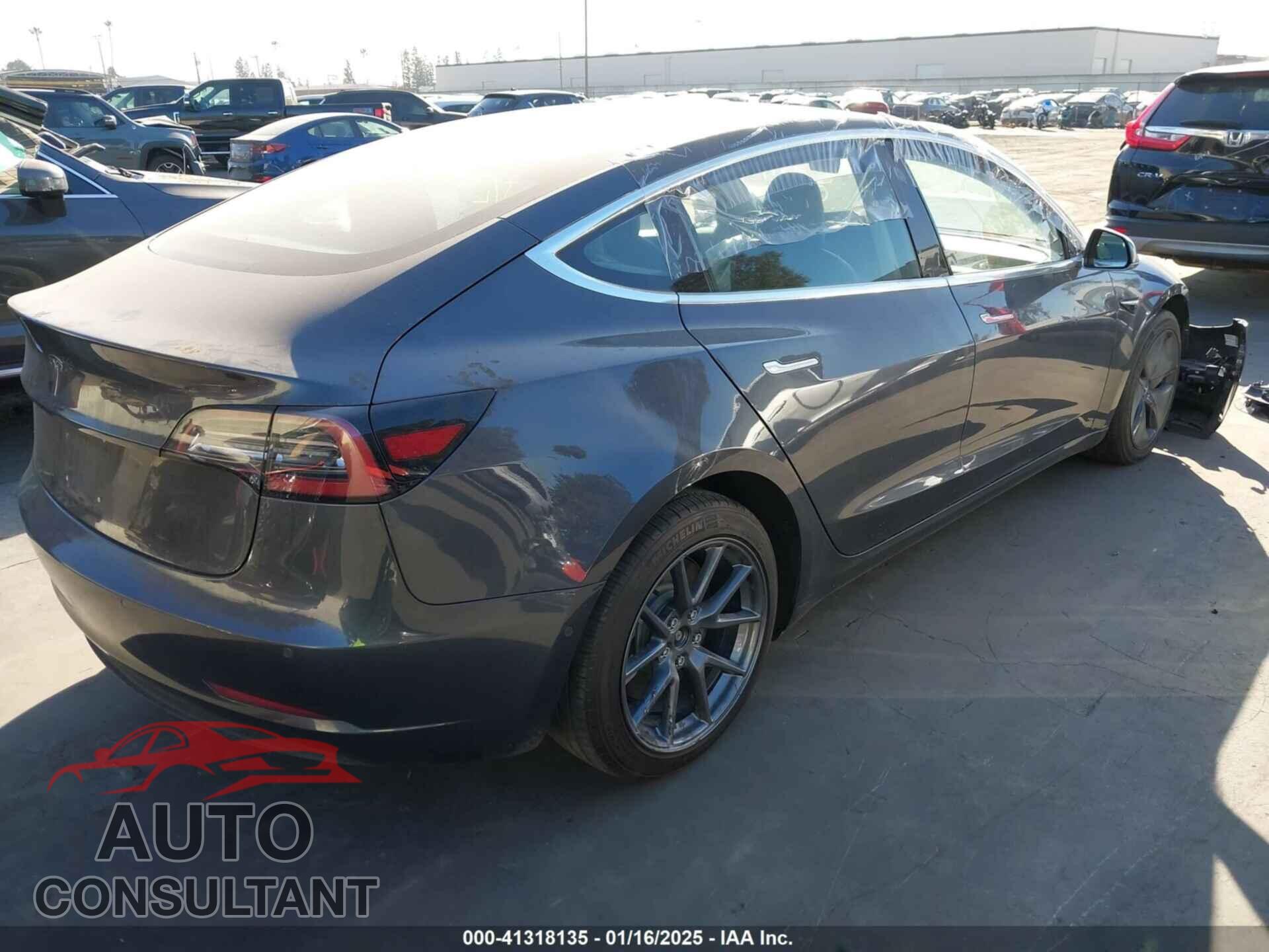 TESLA MODEL 3 2018 - 5YJ3E1EA8JF059158