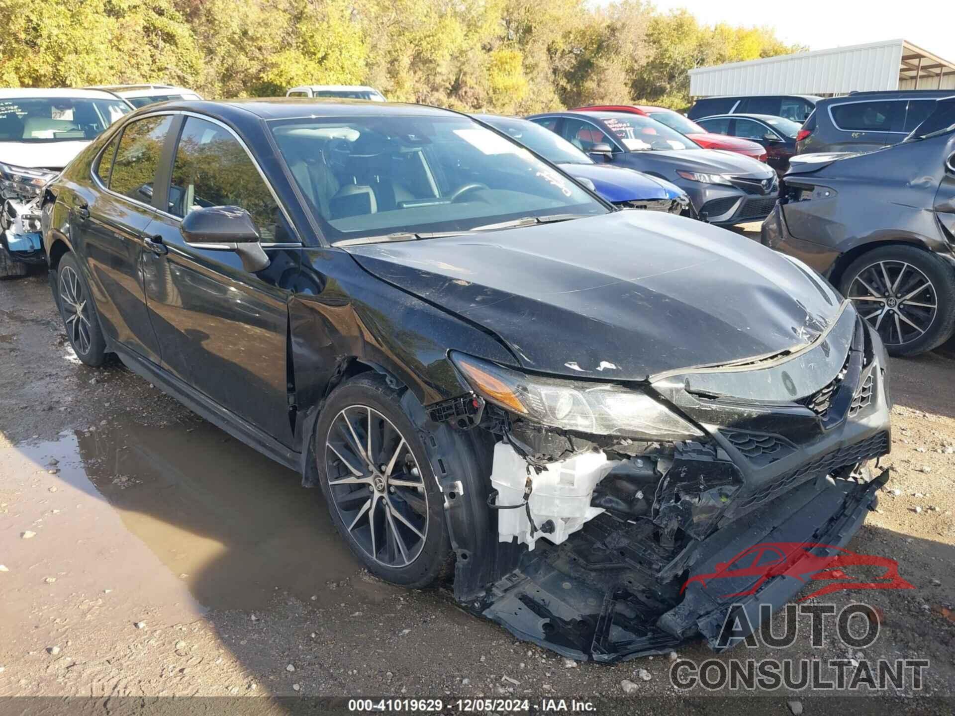 TOYOTA CAMRY 2023 - 4T1G11AK6PU775418