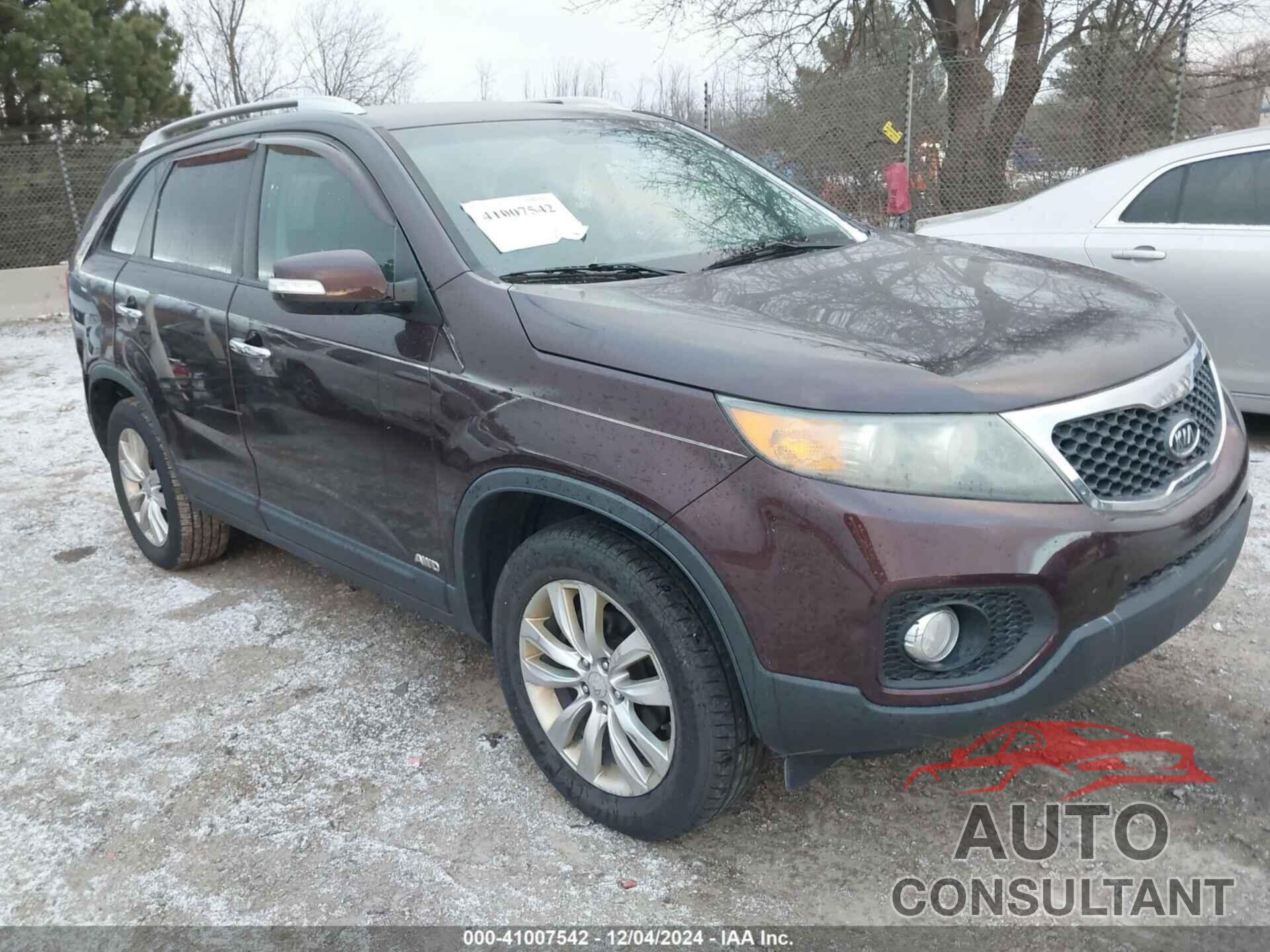 KIA SORENTO 2011 - 5XYKUCA18BG056660