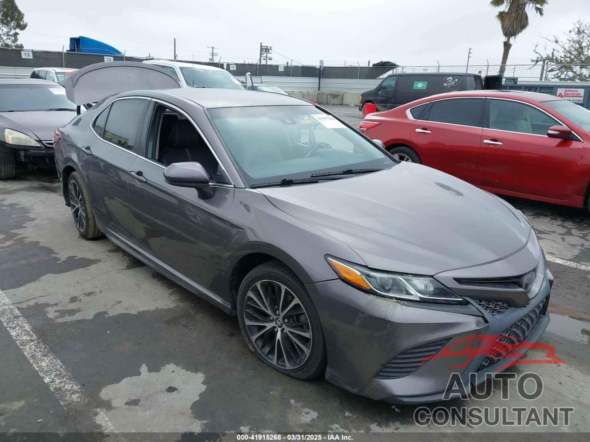 TOYOTA CAMRY 2018 - 4T1B11HK6JU061571