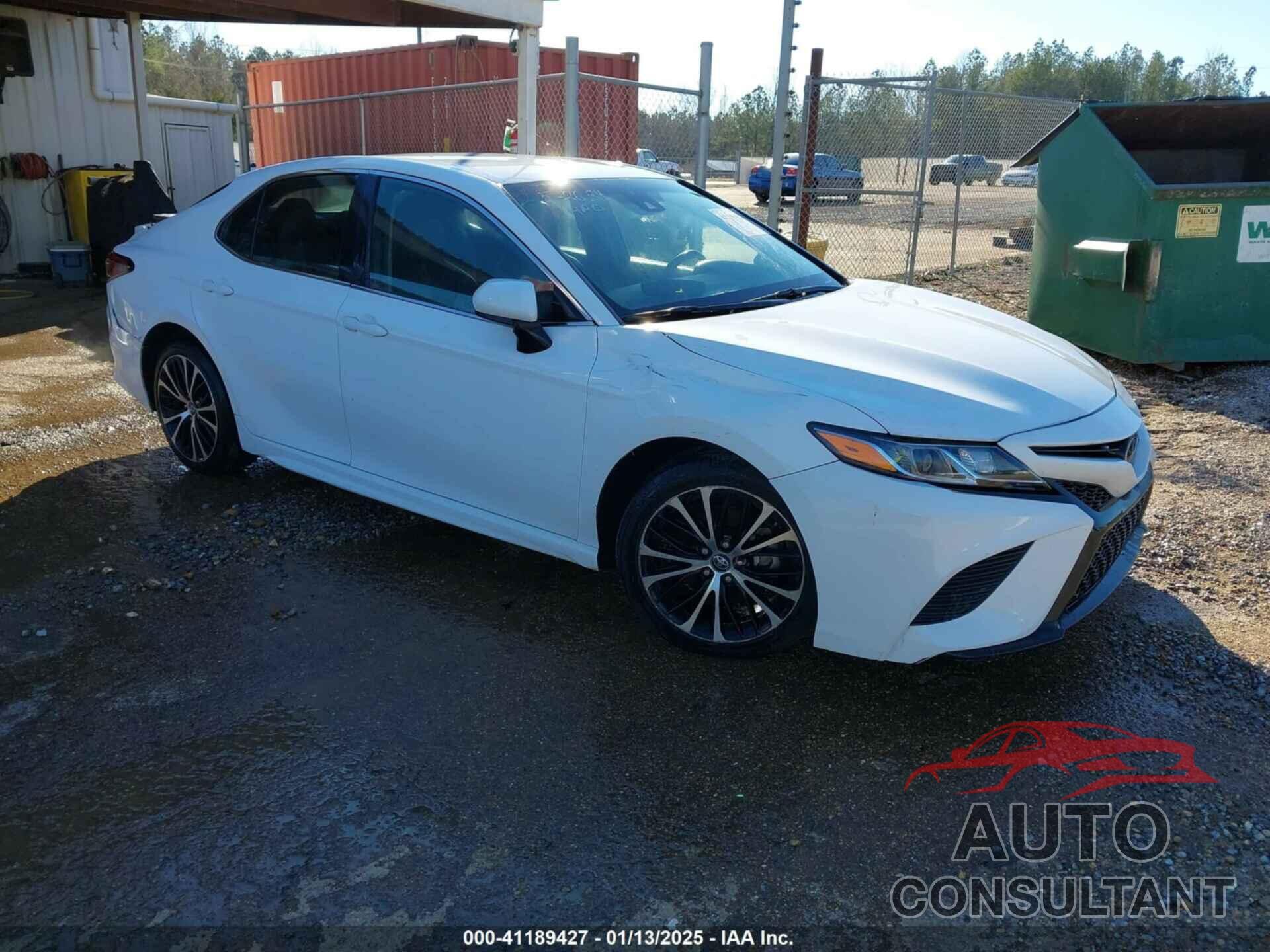 TOYOTA CAMRY 2018 - 4T1B11HK5JU532707