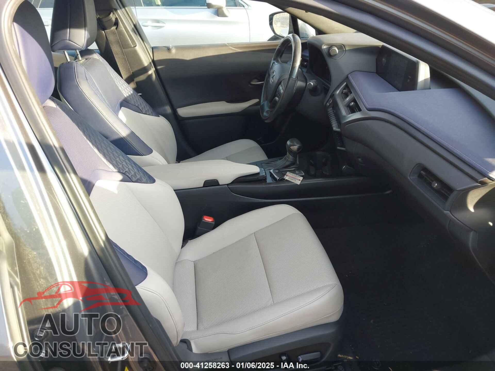 LEXUS UX 200 2019 - JTHY3JBHXK2000323