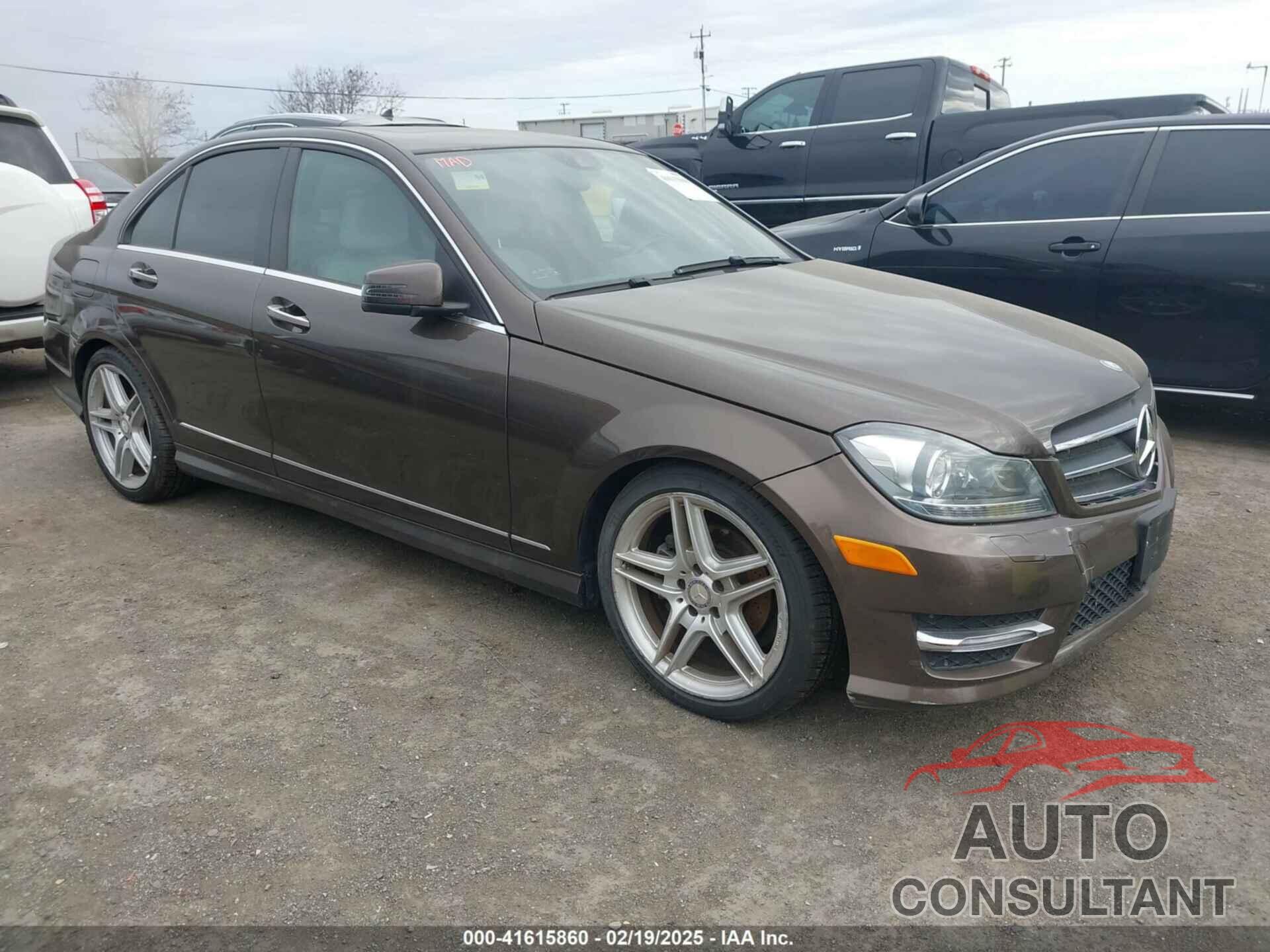 MERCEDES-BENZ C 250 2013 - WDDGF4HB7DR277522