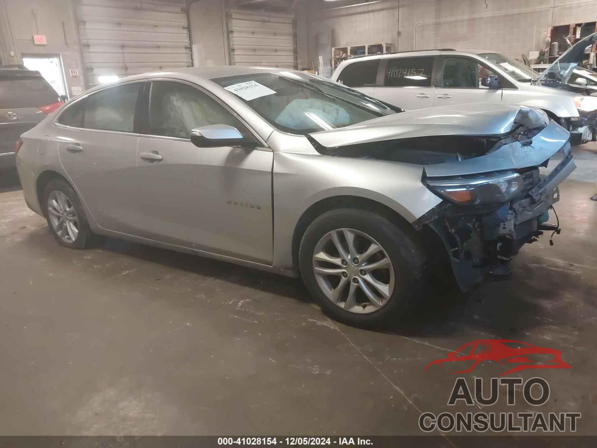 CHEVROLET MALIBU 2017 - 1G1ZE5ST9HF154480