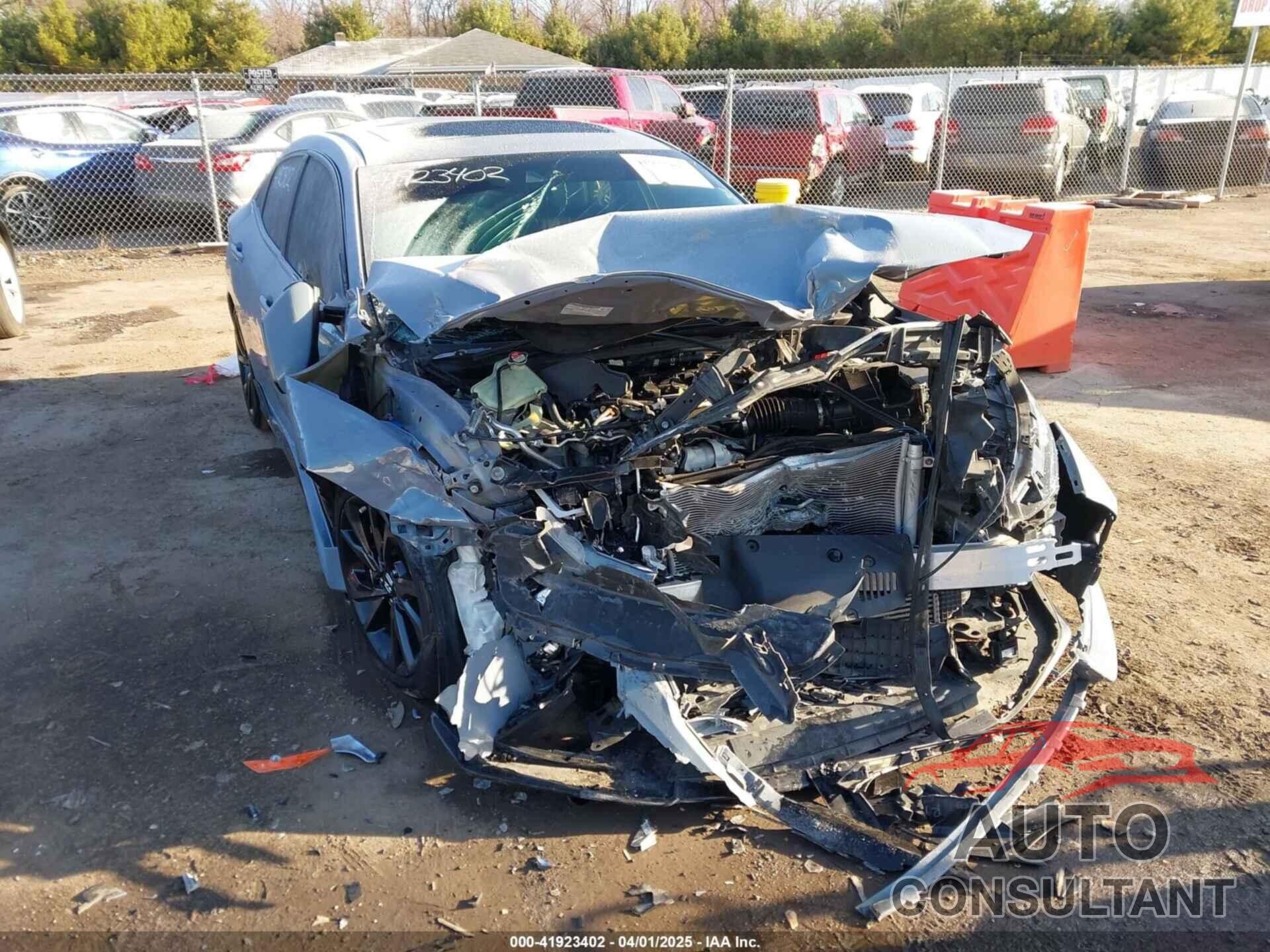 HONDA CIVIC 2018 - SHHFK7H91JU235377